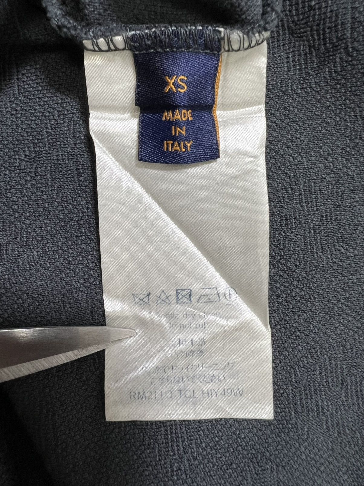 Louis Vuitton Louis Vuitton - 3D Pocket Monogram T-Shirt Size US XS / EU 42 / 0 - 18 Thumbnail