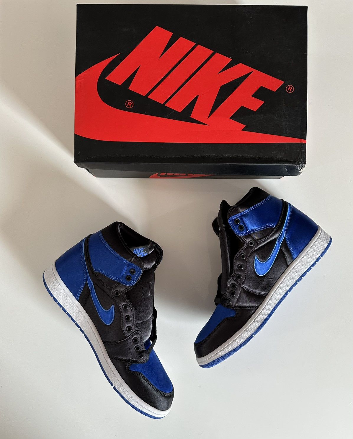 Jordan Brand Jordan 1 Retro High Satin Royal (Numbered to 701) Size US 11 / EU 44 - 3 Thumbnail