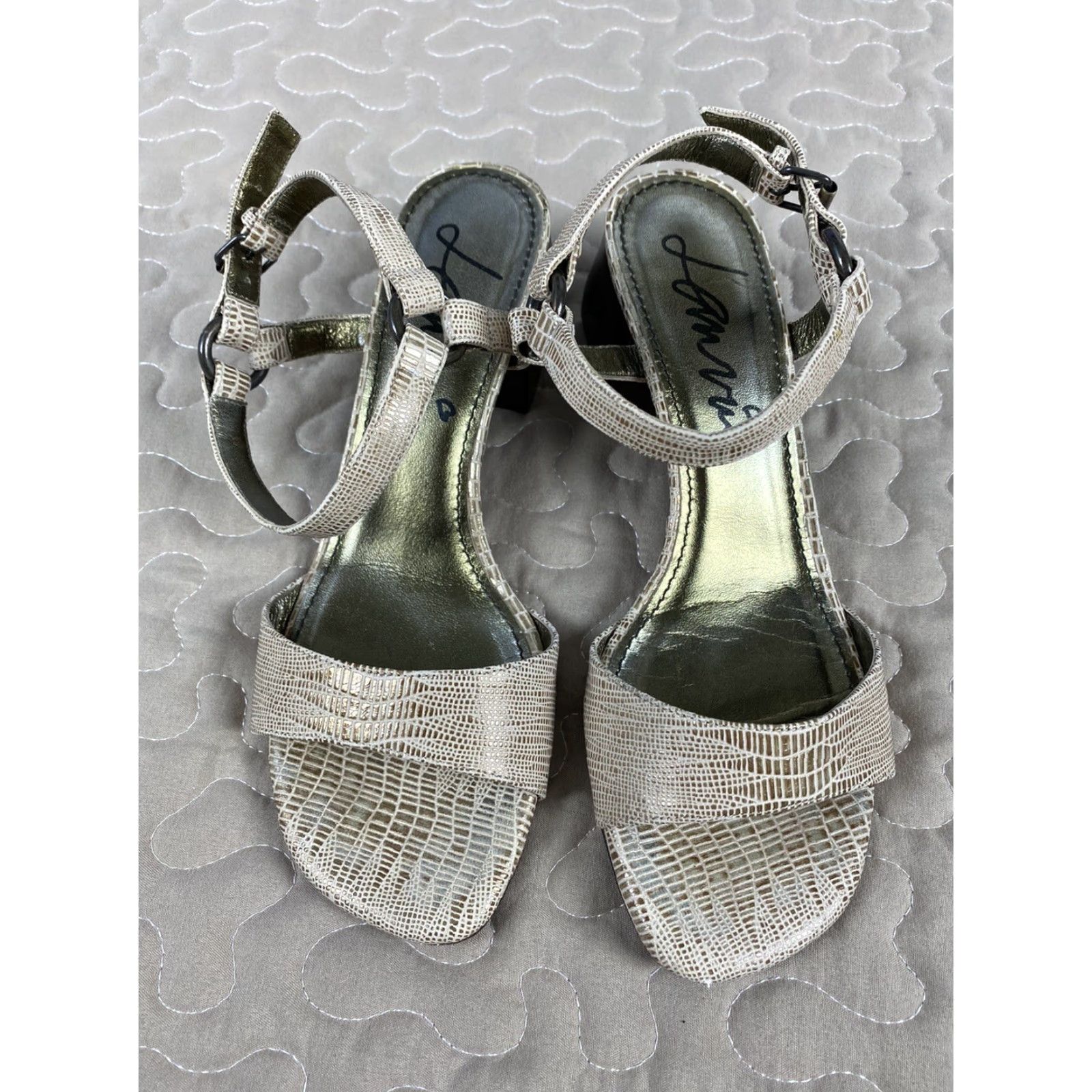 Lanvin VINTAGE Lanvin Leather Chunky Heel Sandlae Gold Women’s Sz 37 Sandal Strap Womens Shoes Gold Mid 2-2.9 in Straps US7 Victory? Size US 7 / IT 37 - 2 Thumbnail
