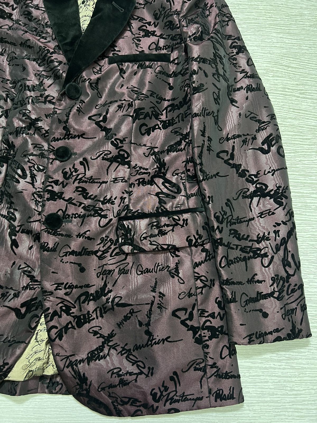 Jean Paul Gaultier JPG AW 97-98 Signature Monogram Print Velvet Jacquard Blazer Size US XS / EU 42 / 0 - 8 Thumbnail