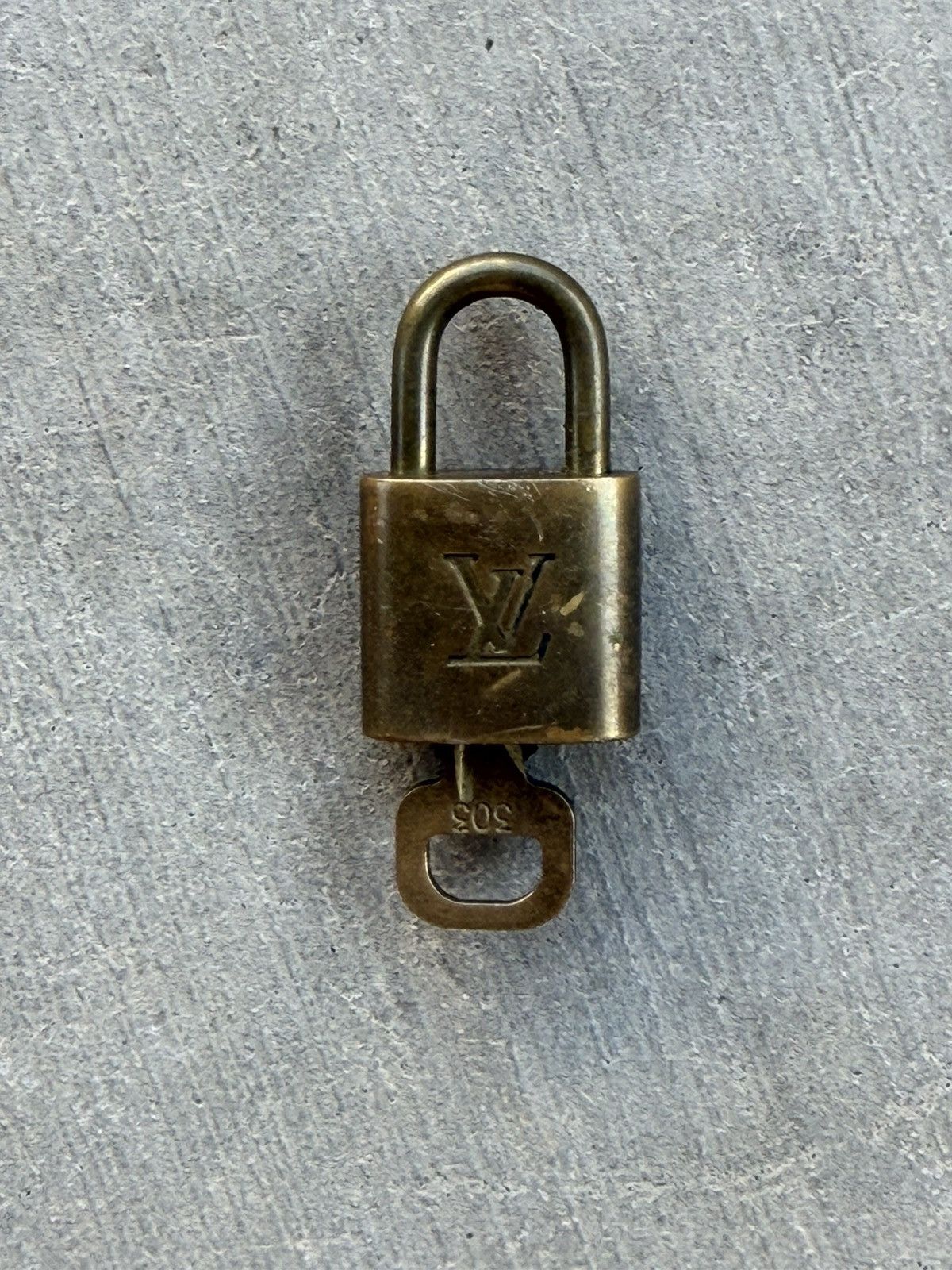 Louis Vuitton Louis Vuitton Lock & Key Set Brass Size ONE SIZE - 1 Thumbnail
