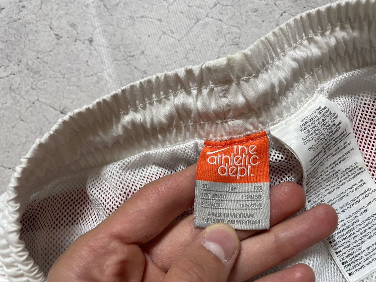 Nike × Vintage Vintage Nylon Nike Swoosh Logo Drill Y2K Shorts White Size US 36 / EU 52 - 4 Thumbnail