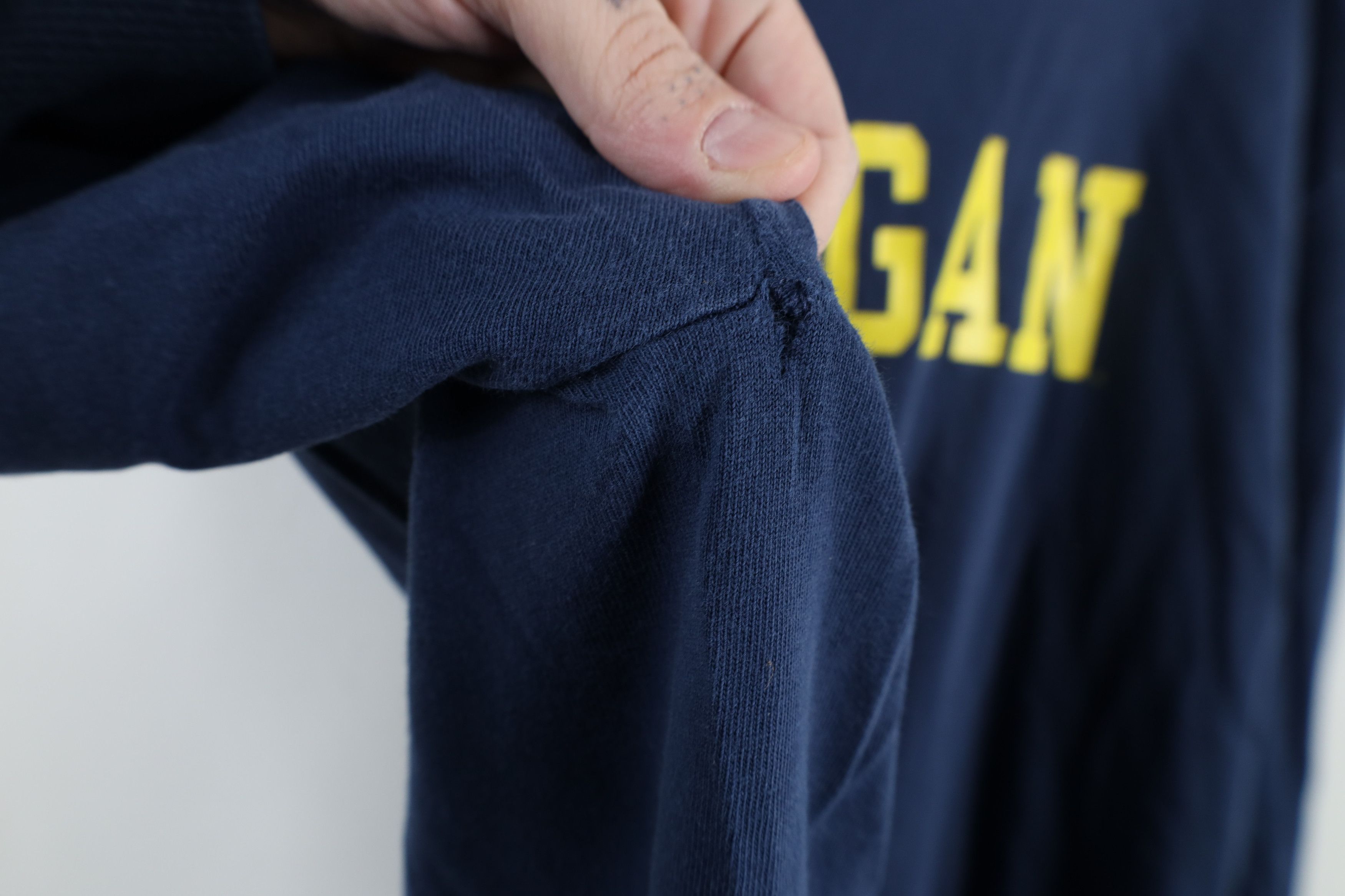 Vintage Vintage 90s University of Michigan Long Sleeve T-Shirt USA Size US XXL / EU 58 / 5 - 11 Thumbnail