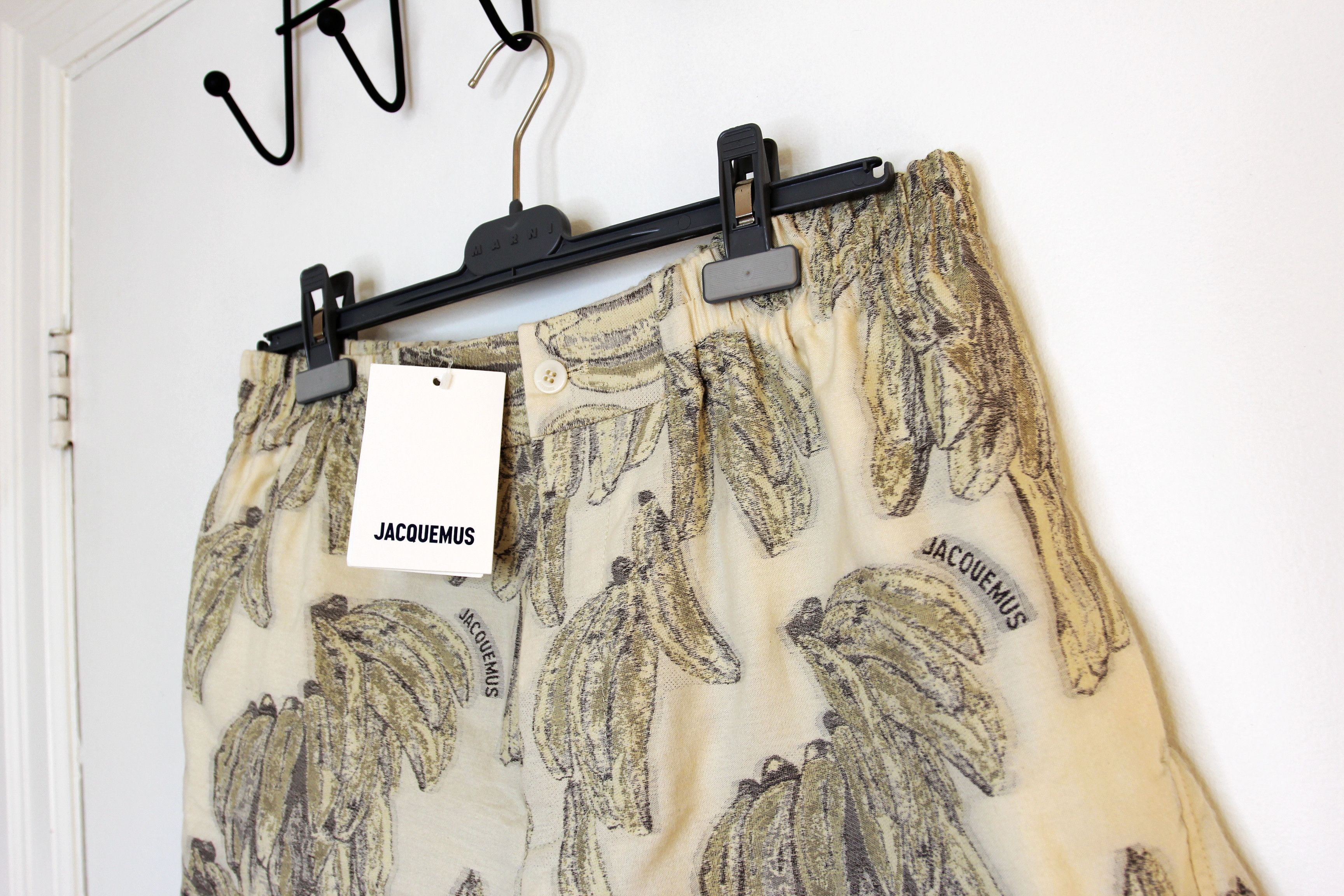 Jacquemus BNWT SS25 JACQUEMUS LE SHORT ALOE SHORTS 48 Size US 32 / EU 48 - 4 Thumbnail