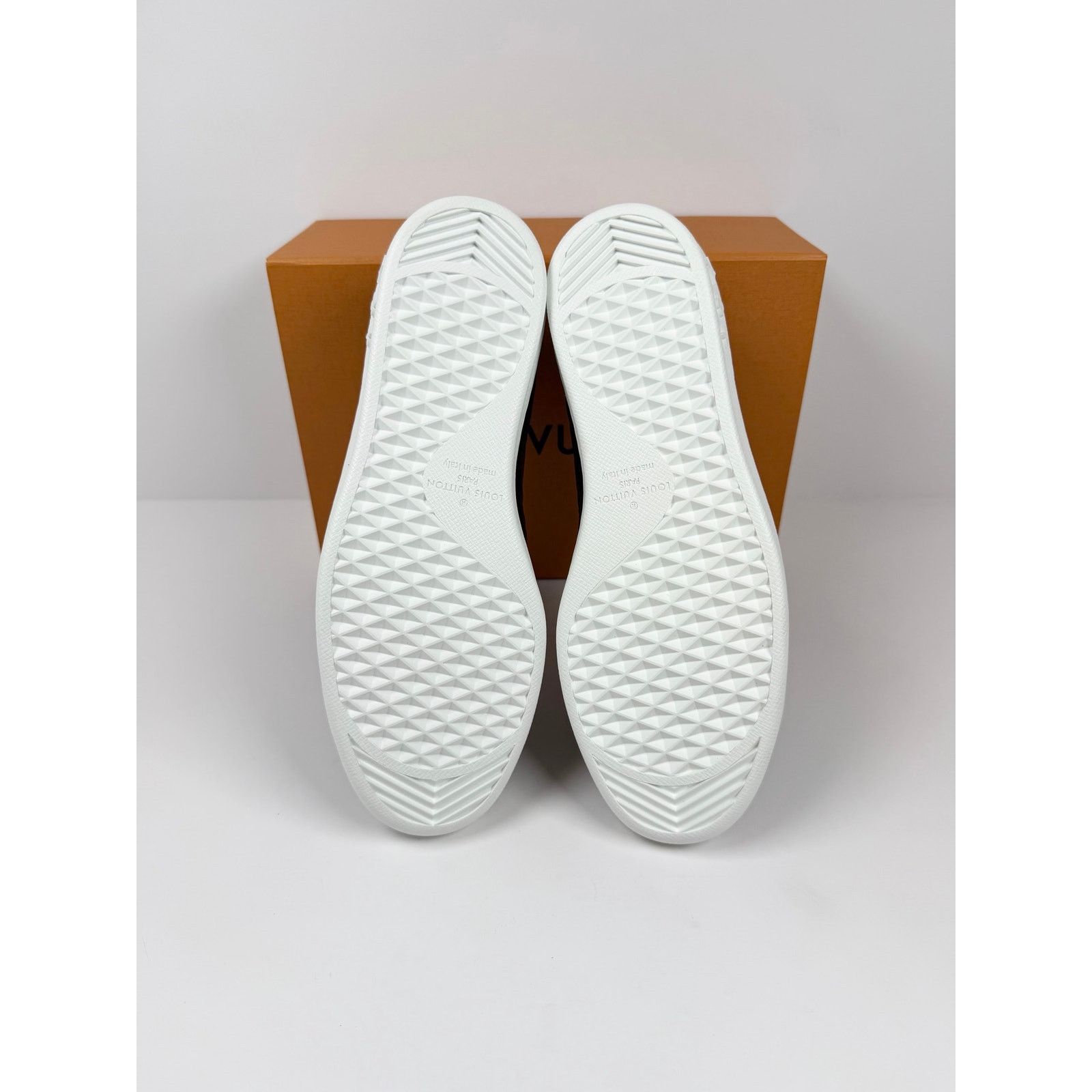 Louis Vuitton Size 8LV/9US - Louis Vuitton Luxembourg Black NEW Size US 9 / IT 39 - 8 Thumbnail