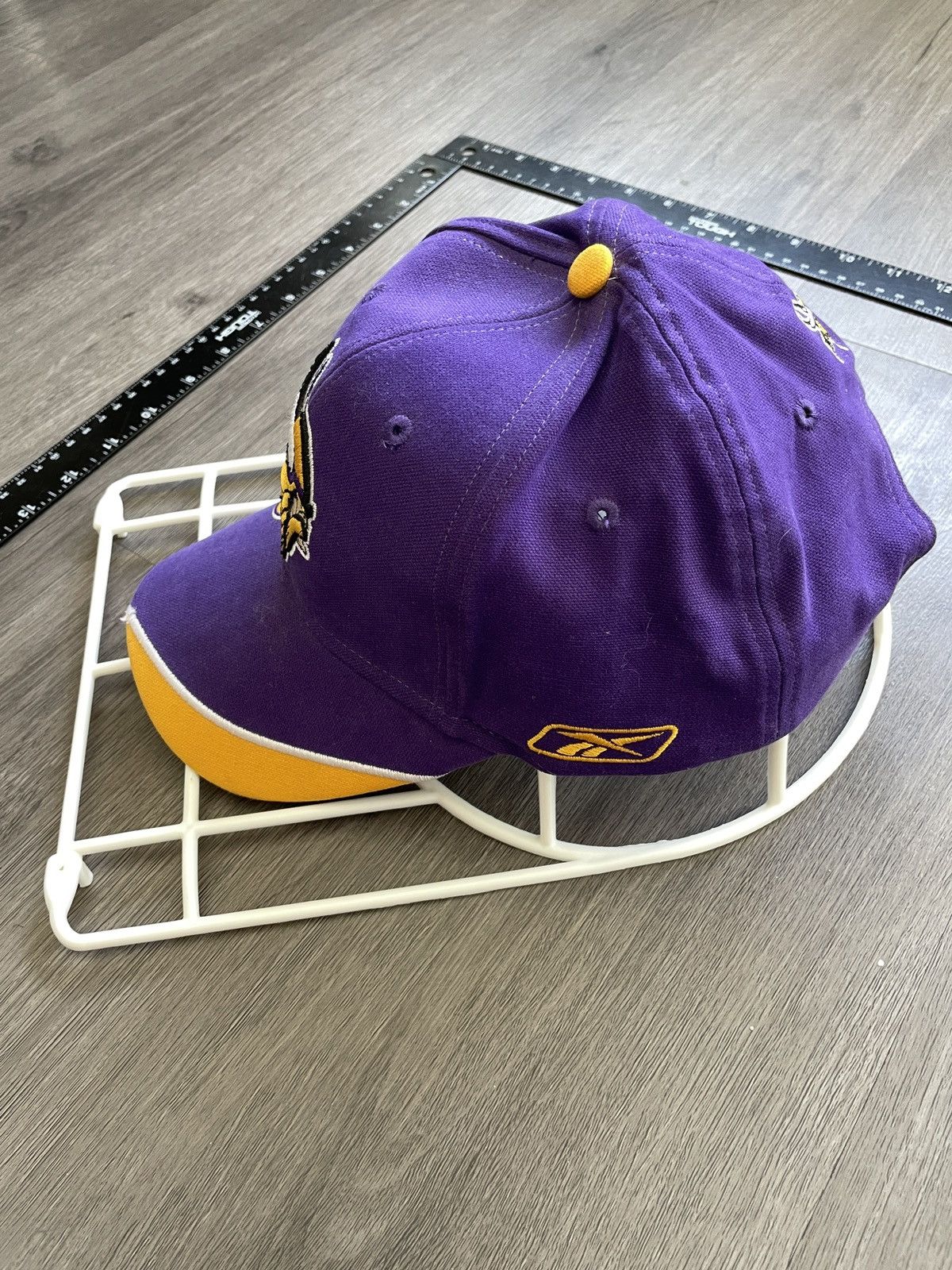 Vintage Y2K Reebok Minnesota Vikings “NFL Logo” Hat (Sz.OS) Size ONE SIZE - 3 Thumbnail