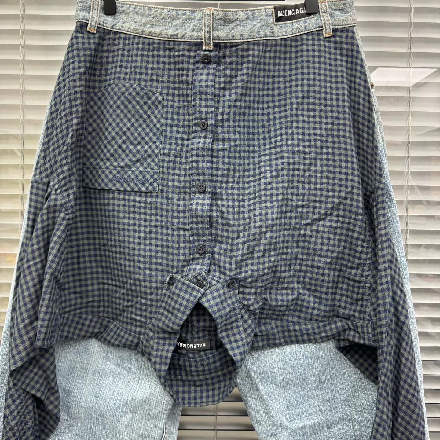 Balenciaga Balenciaga shirt-denim hybrid near new M Size US 32 / EU 48 - 4 Thumbnail