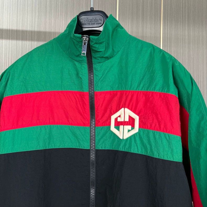 Gucci Gucci Size 10 Red and green embroidered letter zipper wind Size US M / EU 48-50 / 2 - 3 Thumbnail