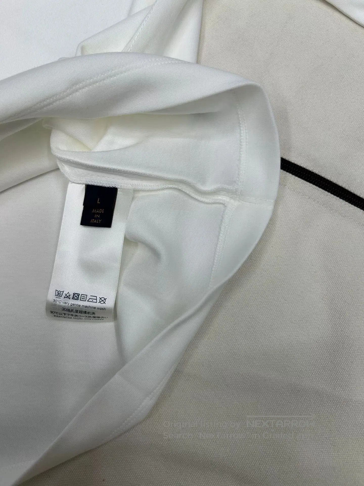 Louis Vuitton Louis Vuitton Classic Logo Collar Hoodie. Size US L / EU 52-54 / 3 - 6 Thumbnail