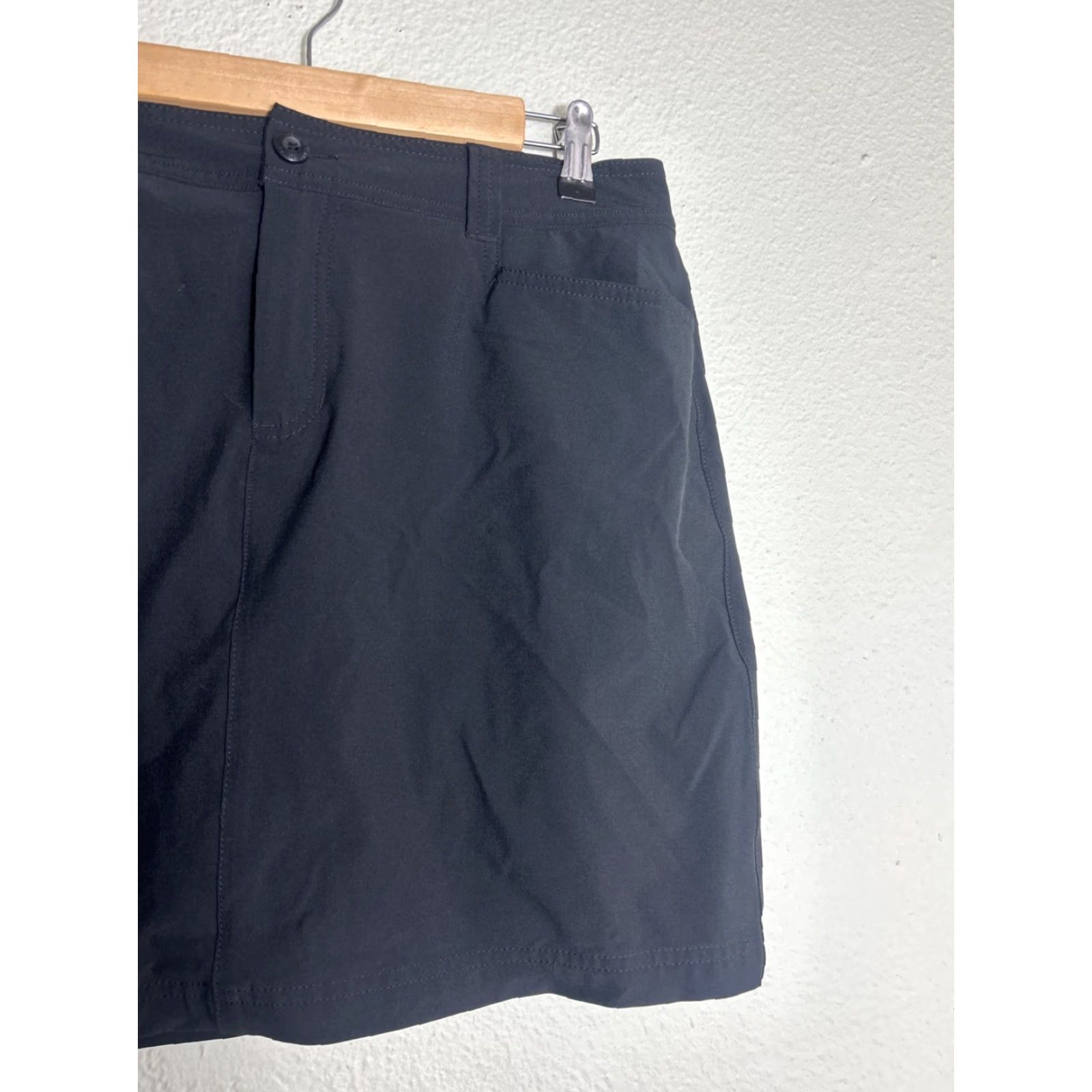 Eddie Bauer Womens Eddie Bauer Skirt Casual Skort 12 Black Polyester/Spandex Knee-Length 34X18 Pockets Stretch Logo Vintage No Mens Womens Size 34" / US 12 / IT 48 - 3 Thumbnail