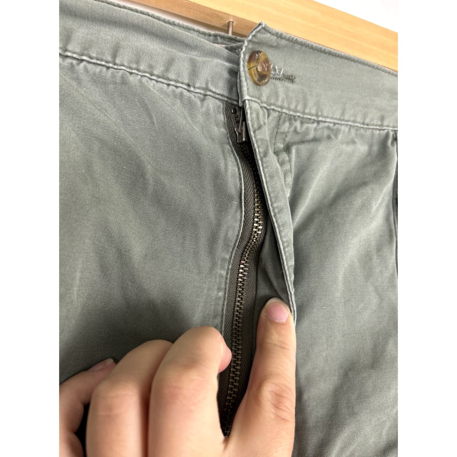 Vintage **Woolrich Light Olive Elastic Waist 38 Regular Fit Cargo Shorts** User: **Light Olive Woolrich Elastic Waist 38 Regular Fit Cargo Shorts** Size US 38 / EU 54 - 7 Thumbnail