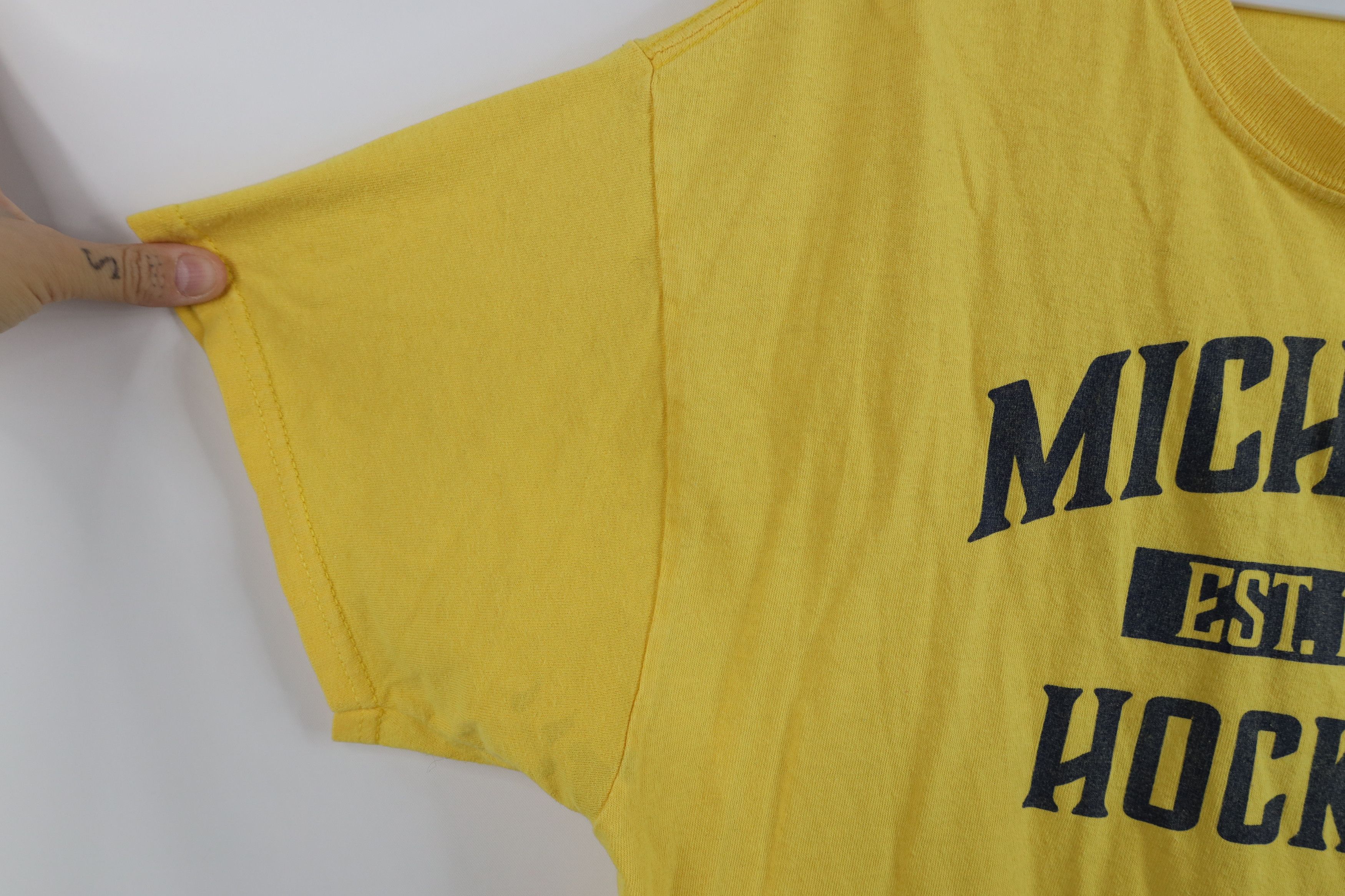 Vintage Vintage University of Michigan Hockey Short Sleeve T-Shirt Size US L / EU 52-54 / 3 - 8 Thumbnail