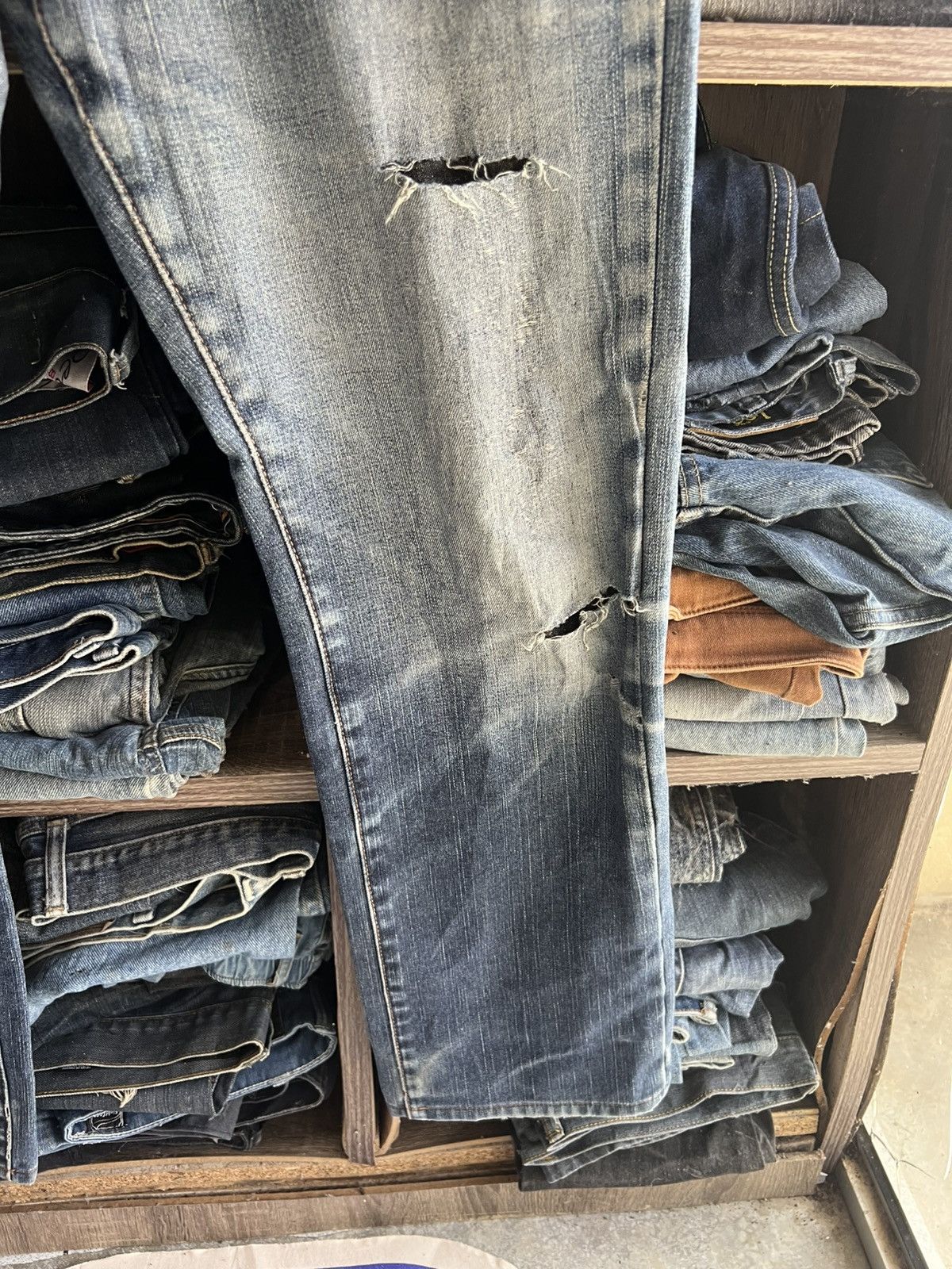 Japanese Brand 🔥Uniqlo UJ Flare Distressed Denim Size US 32 / EU 48 - 5 Thumbnail