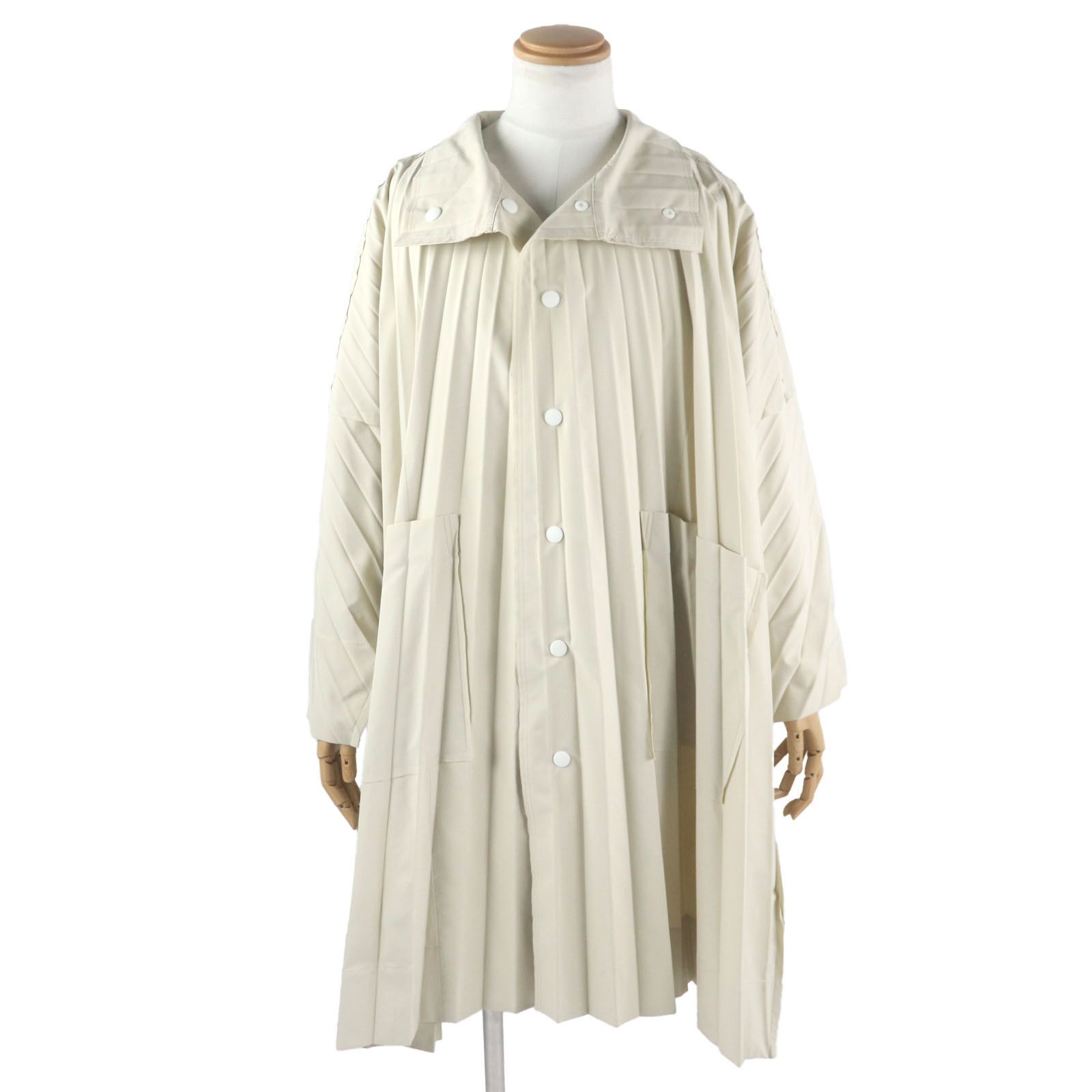 Issey Miyake Issey Miyake Homme Plissé Issey Miyake HOMME PLISSE ISSEY MIYAKE Polyester Coat Others Outerwear HP13FA305 DUTY FREE for USA Size ONE SIZE - 1 Thumbnail