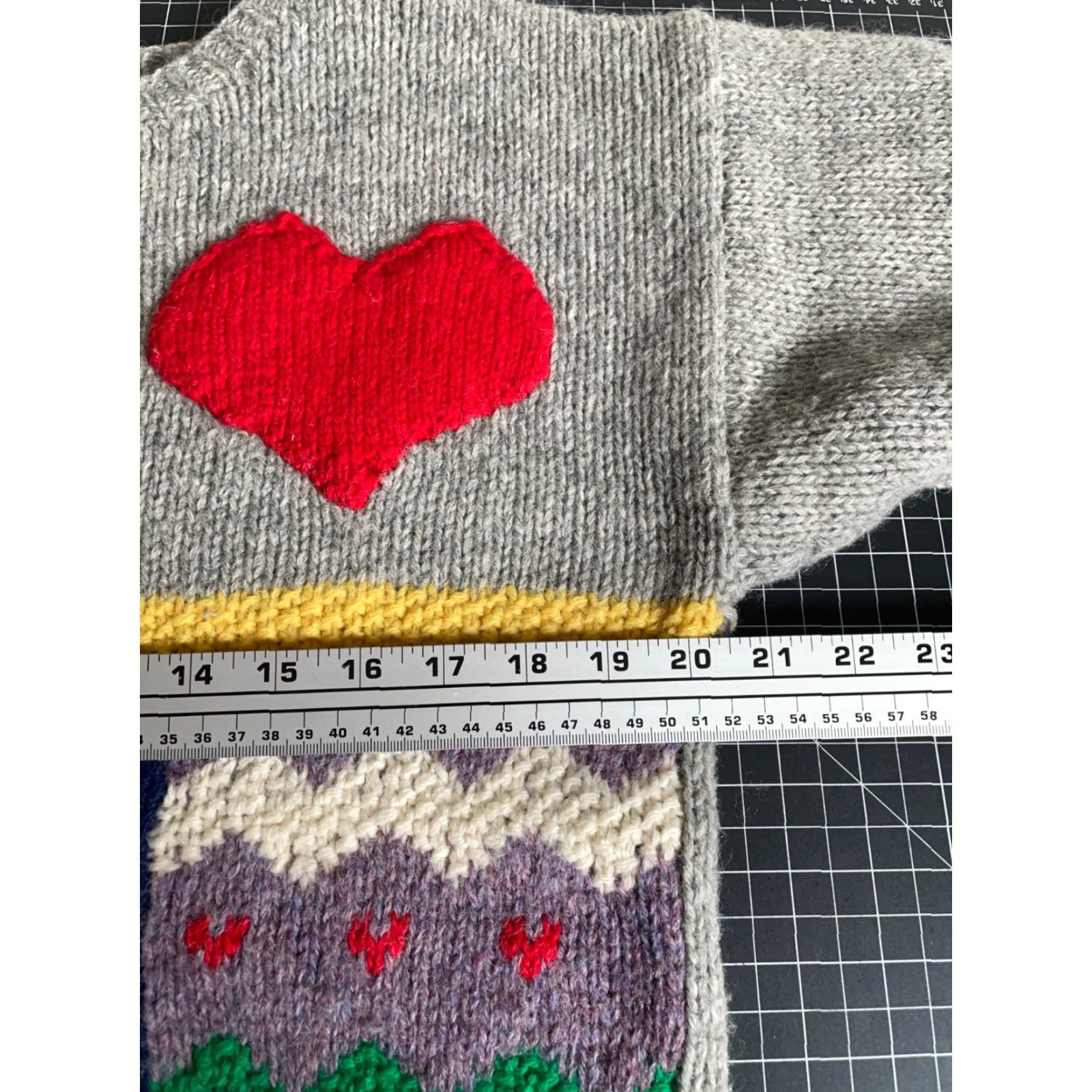 Vintage VINTAGE Eagle's Eye Sweater Women's Medium Gray Cable-Knit Geometric Cat Heart Sheep Retro 90s Size M / US 6-8 / IT 42-44 - 5 Thumbnail
