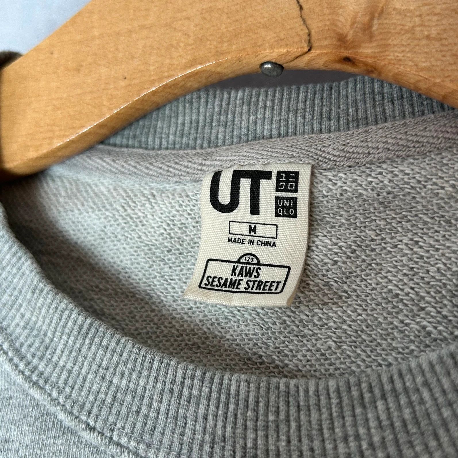 Japanese Brand × Kaws × Uniqlo Kaws x Uniqlo x Sesame Street crewneck big logo print Size US M / EU 48-50 / 2 - 6 Thumbnail