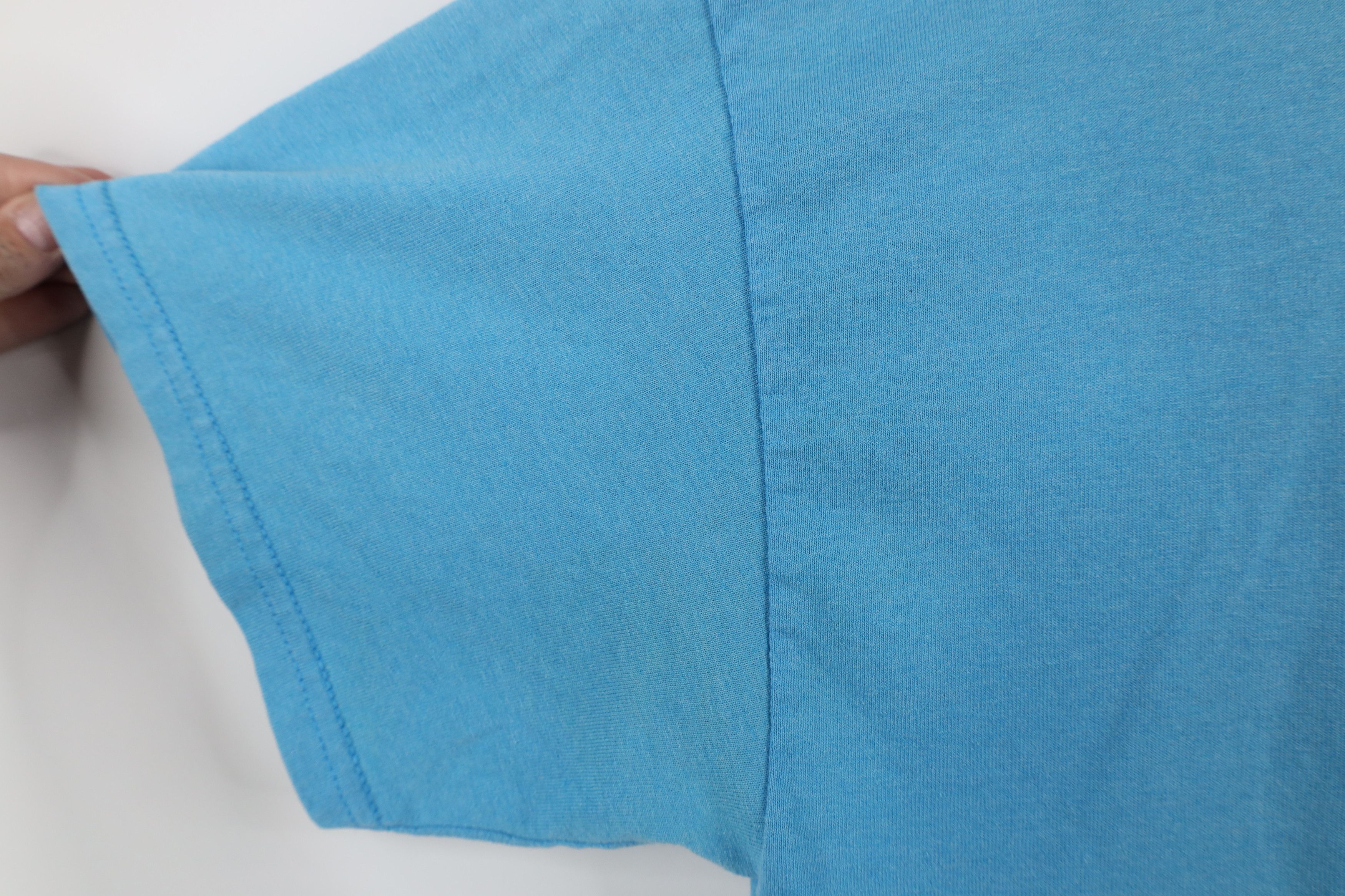 Vintage Vintage Ron Jon Surfboards Spell Out Surfing T-Shirt Blue Size US L / EU 52-54 / 3 - 9 Thumbnail