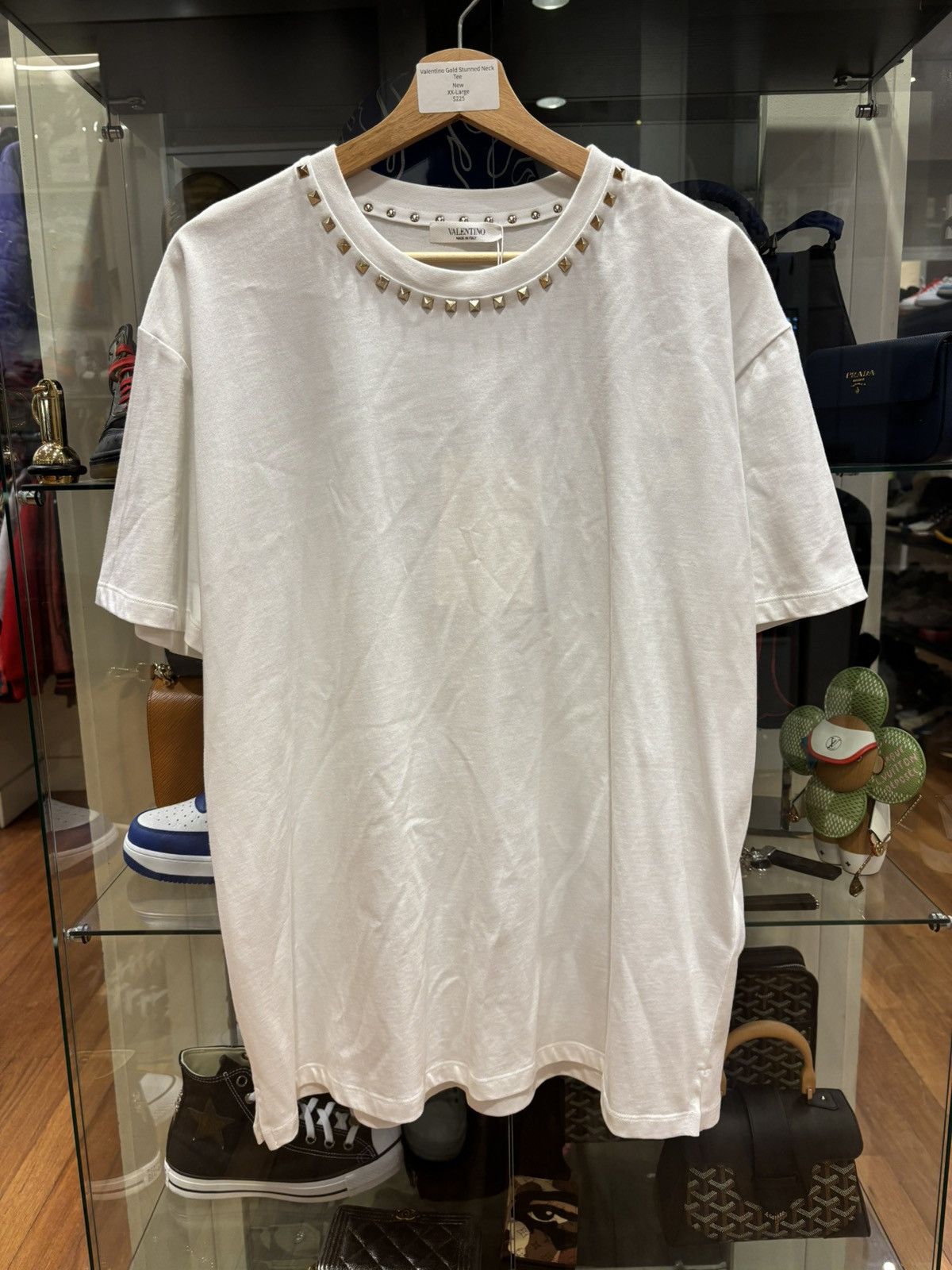 Valentino Valentino Gold Studded Neck Tee Size US XXL / EU 58 / 5 - 1 Thumbnail