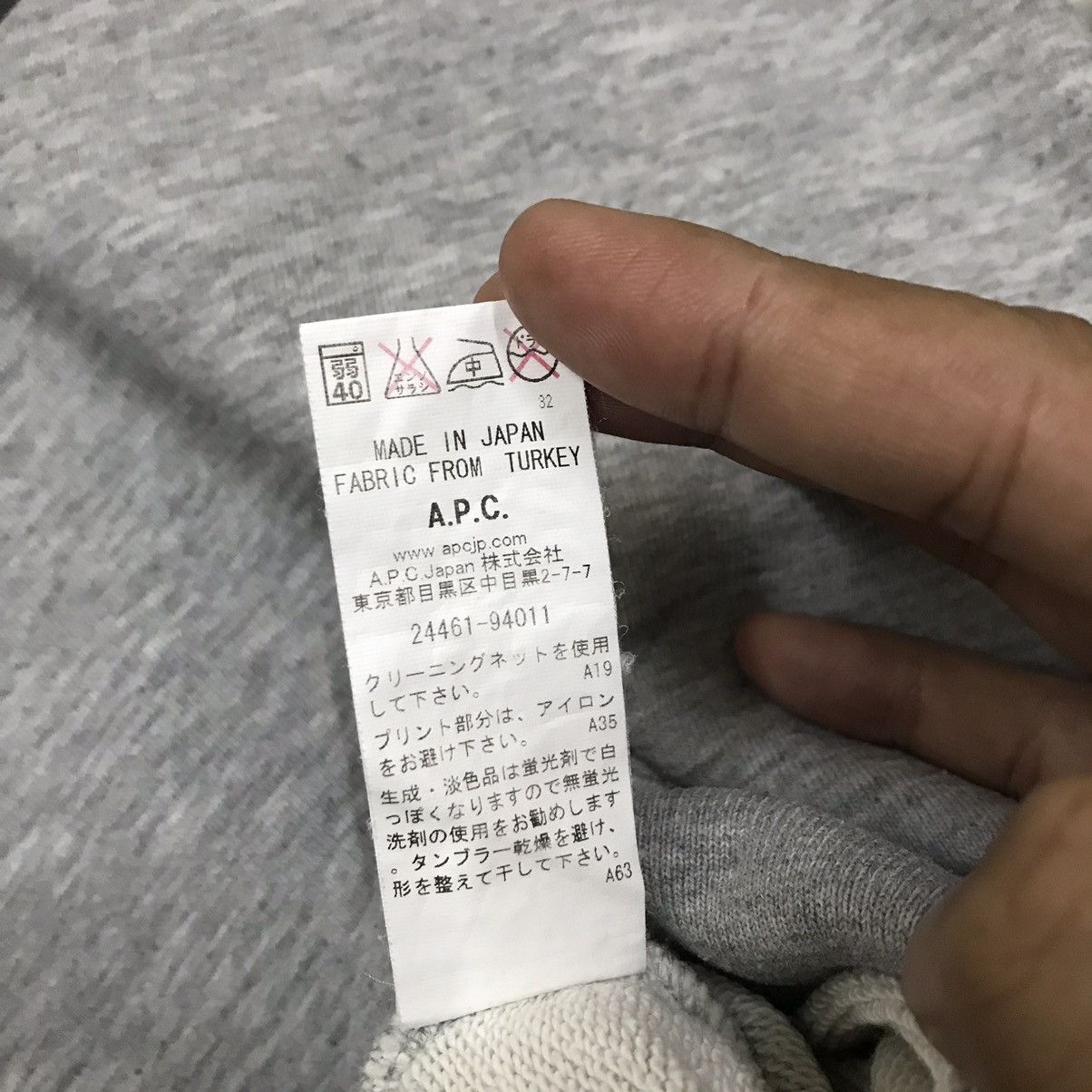 A.P.C. × Designer × Japanese Brand A.P.C. RUE MADAME PARIS YES PARIS SPELLOUT SWEATSHIRT Size US S / EU 44-46 / 1 - 11 Thumbnail