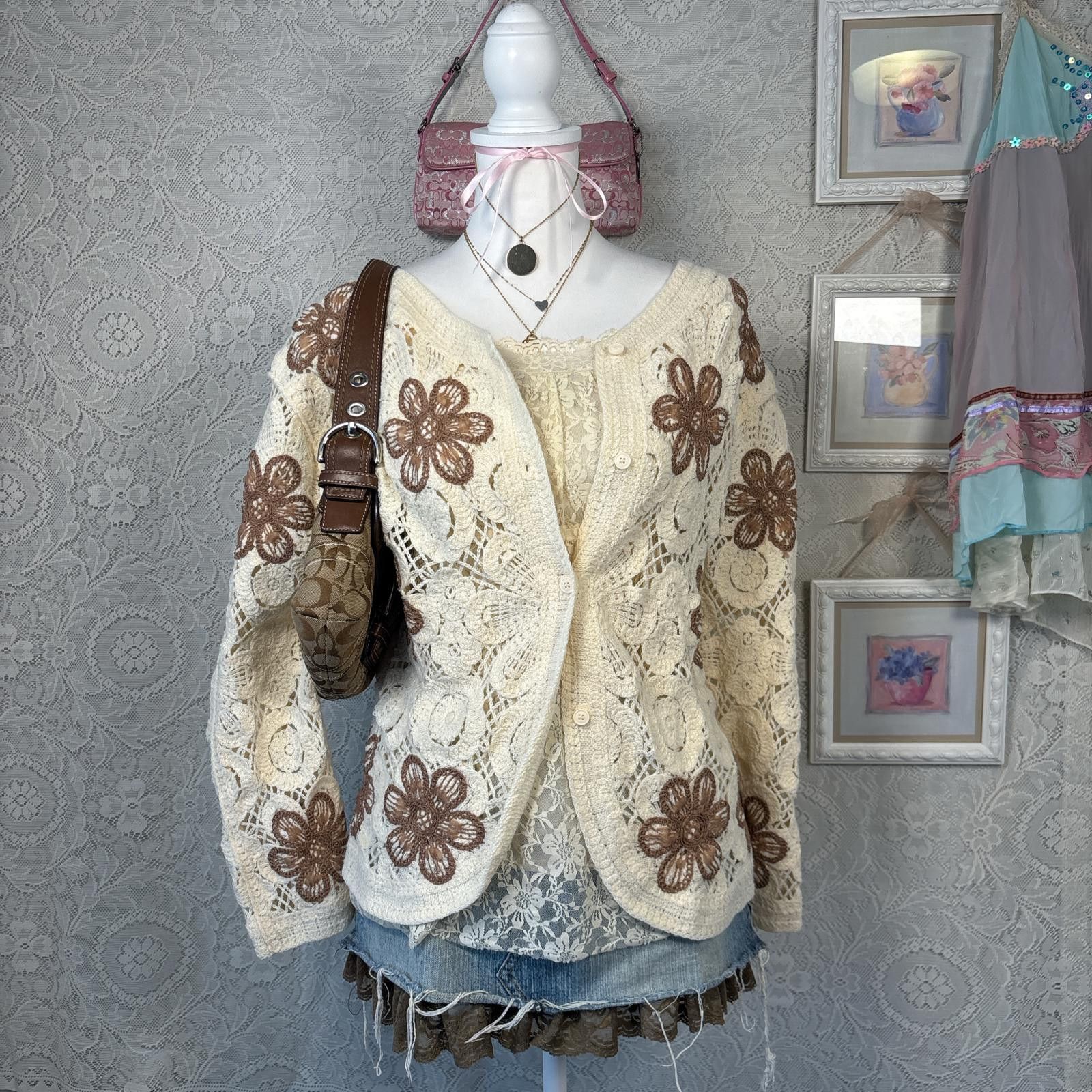 Other vintage cozy floral crochet cardigan Size L / US 10 / IT 46 - 1 Thumbnail