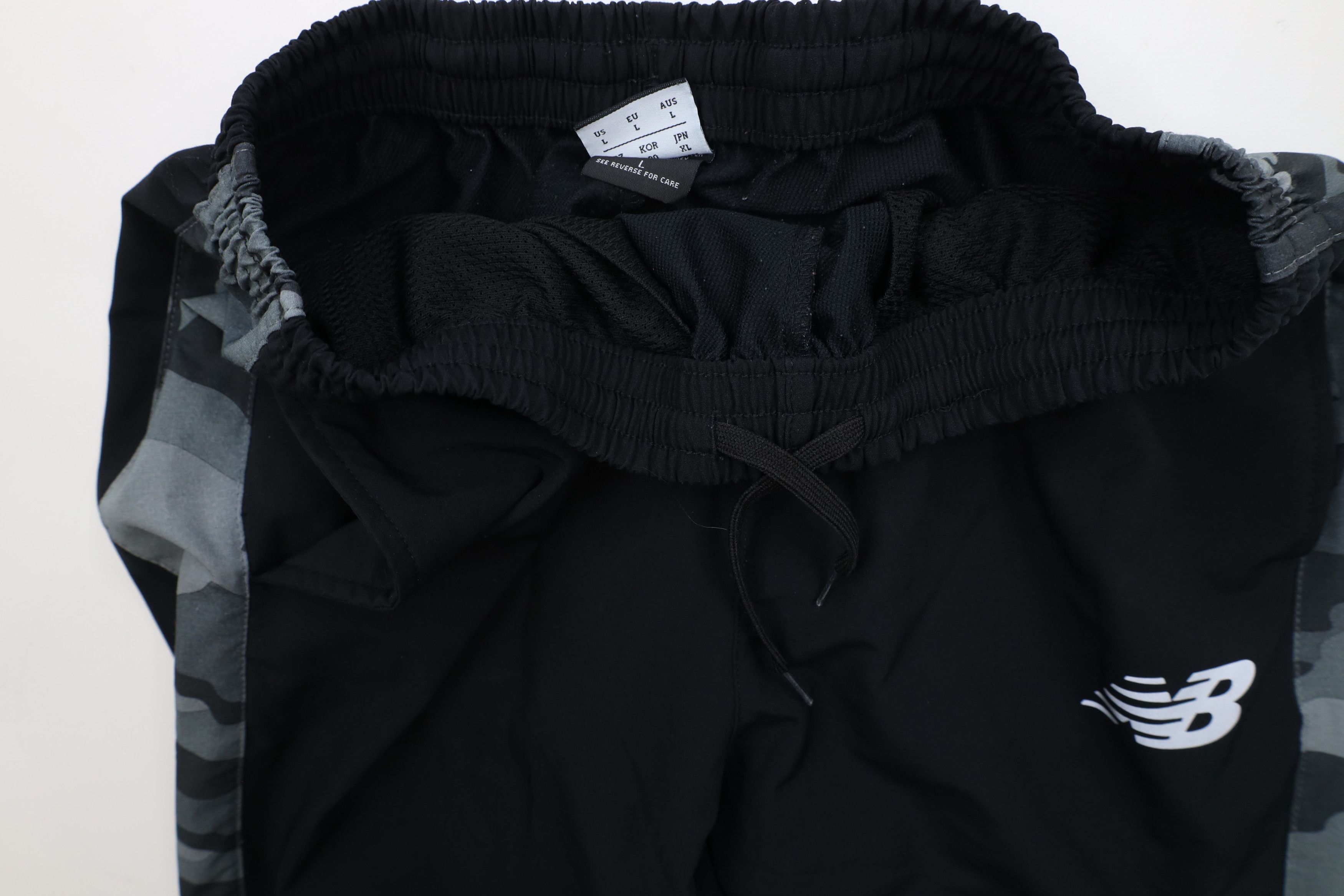 New Balance × Vintage Vintage New Balance Reflective Logo Camouflage Pants Black Size US 36 / EU 52 - 8 Thumbnail
