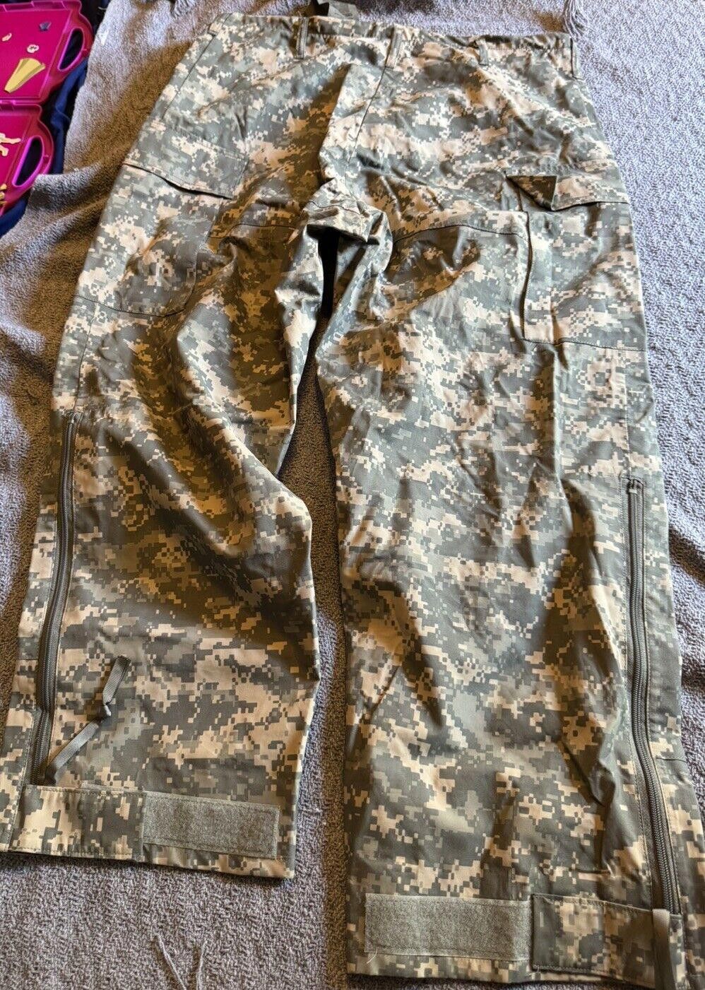 Designer US Military Universal Camo Trousers Med Short NWT Size ONE SIZE - 2 Thumbnail