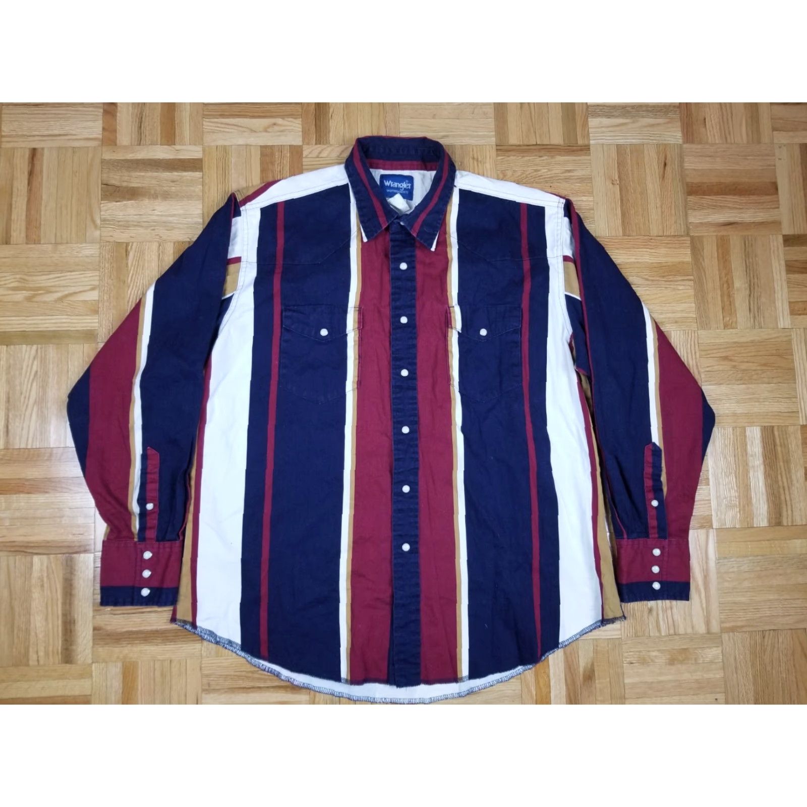 Wrangler VINTAGE Wrangler Western COWBOYS PEARL SNAP Striped Brushpopper SHIRT XL blue cotton Men Regular Shirt XL blue striped Western vintage Wrangler Mens Size US XL / EU 56 / 4 - 2 Thumbnail
