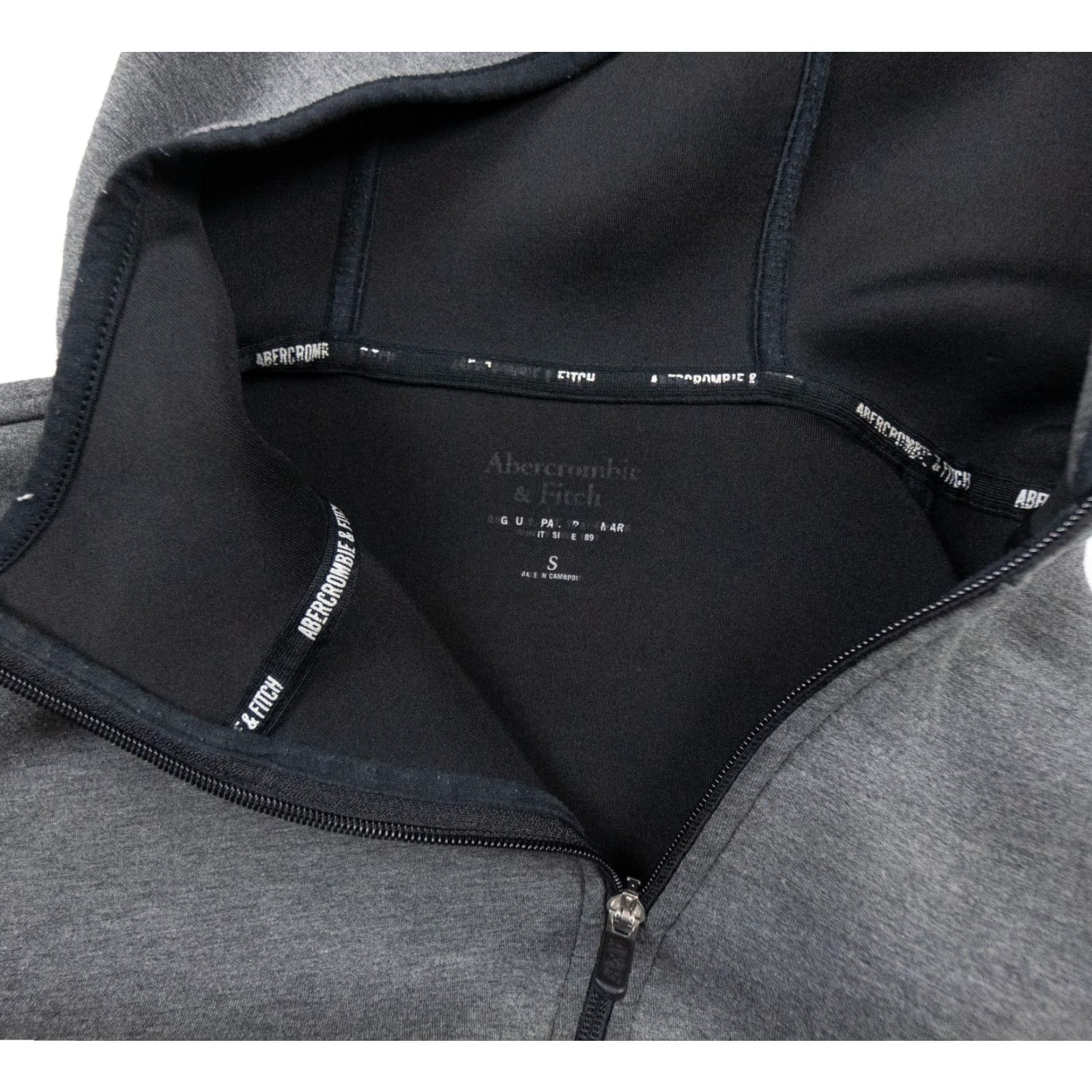 Abercrombie & Fitch Abercrombie & Fitch Women Sweater Hoodie Full Zip Asymmetrical Casual Jacket S Gray 90s? Size S / US 4 / IT 40 - 6 Thumbnail