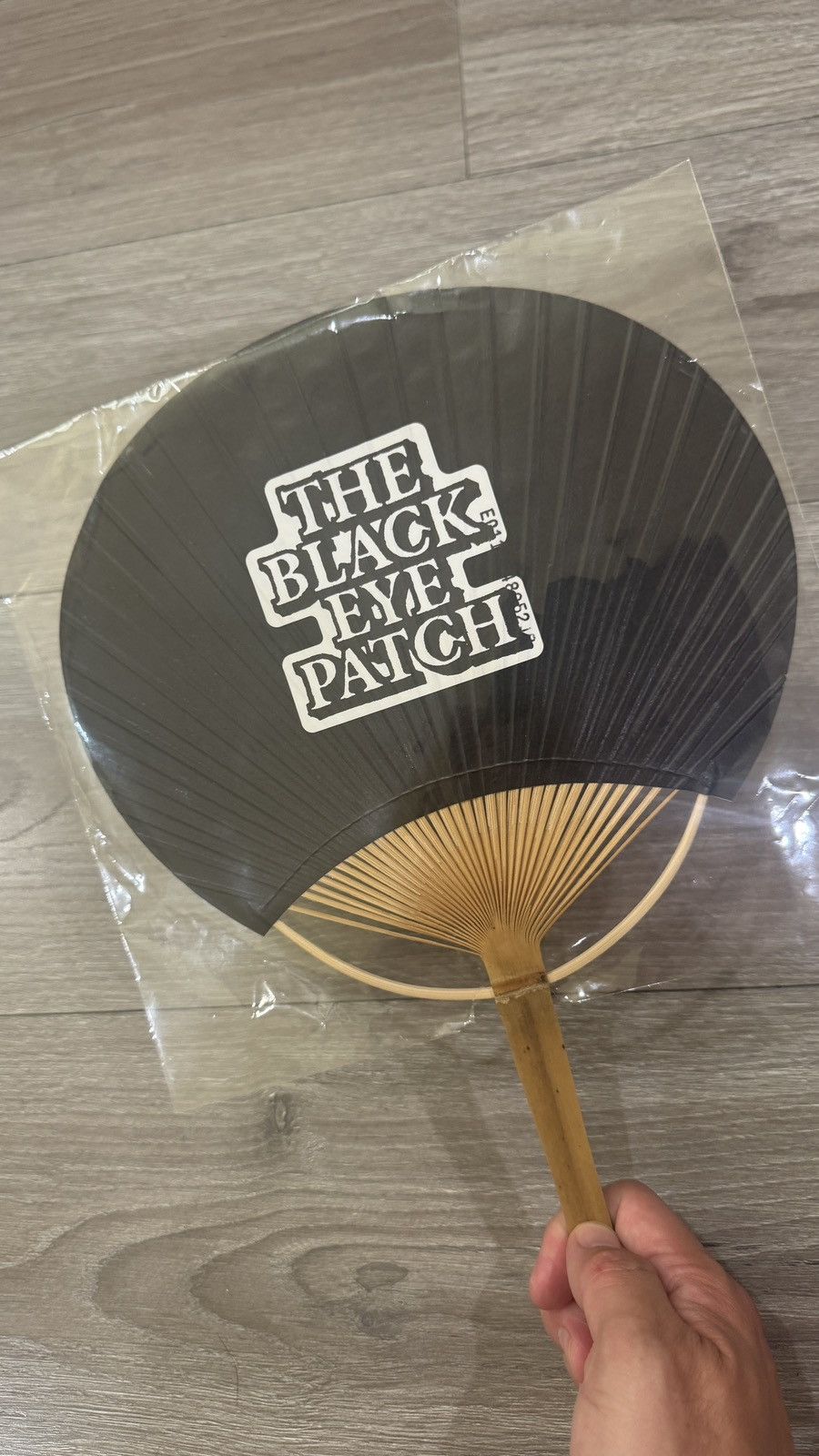 BlackEyePatch Black Eye Patch Fan and pocket tissue set Size ONE SIZE - 4 Thumbnail