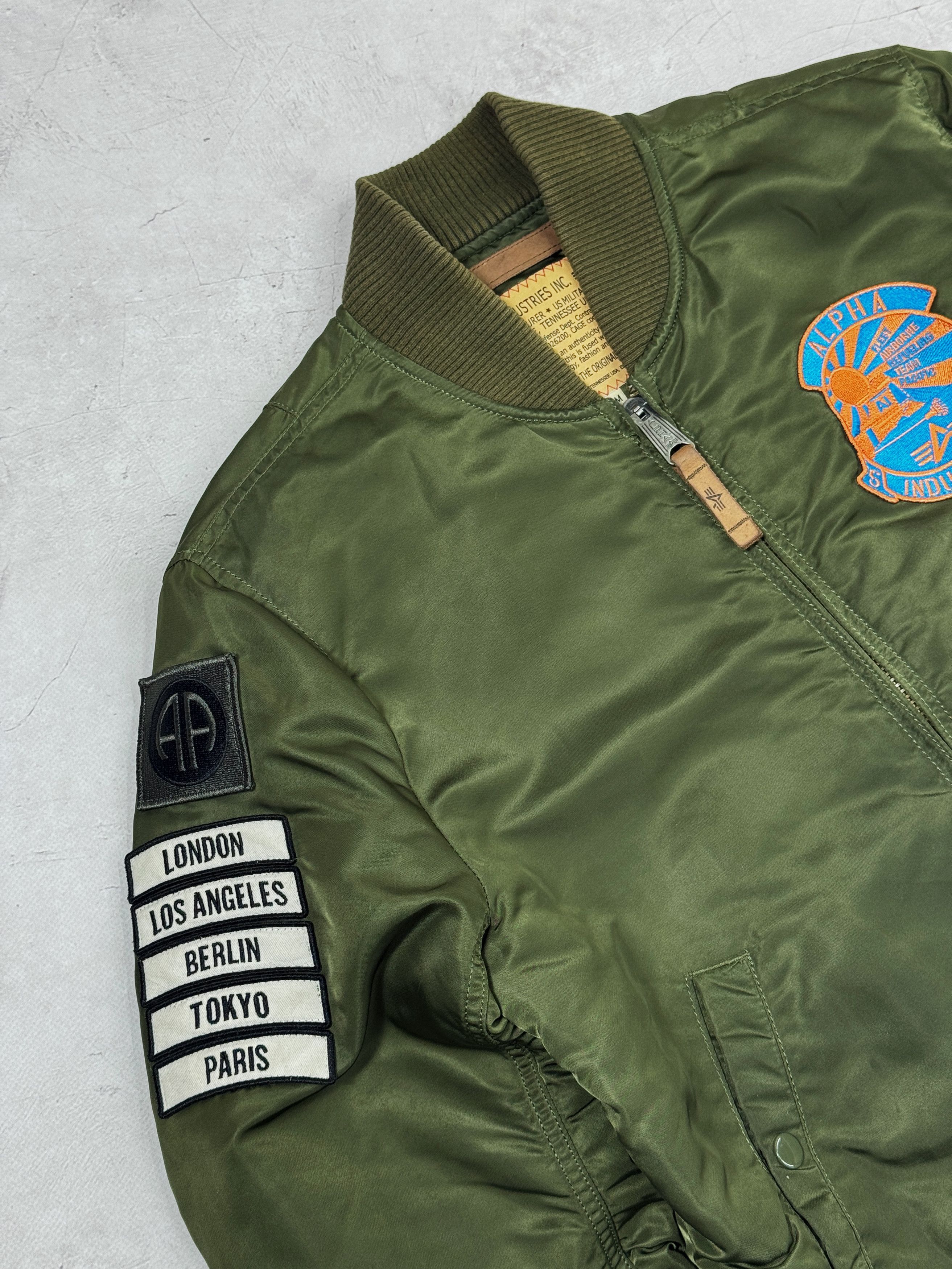 Alpha Industries Alpha Industries MA-1 TT Flying Bomber Jacket Size US M / EU 48-50 / 2 - 5 Thumbnail