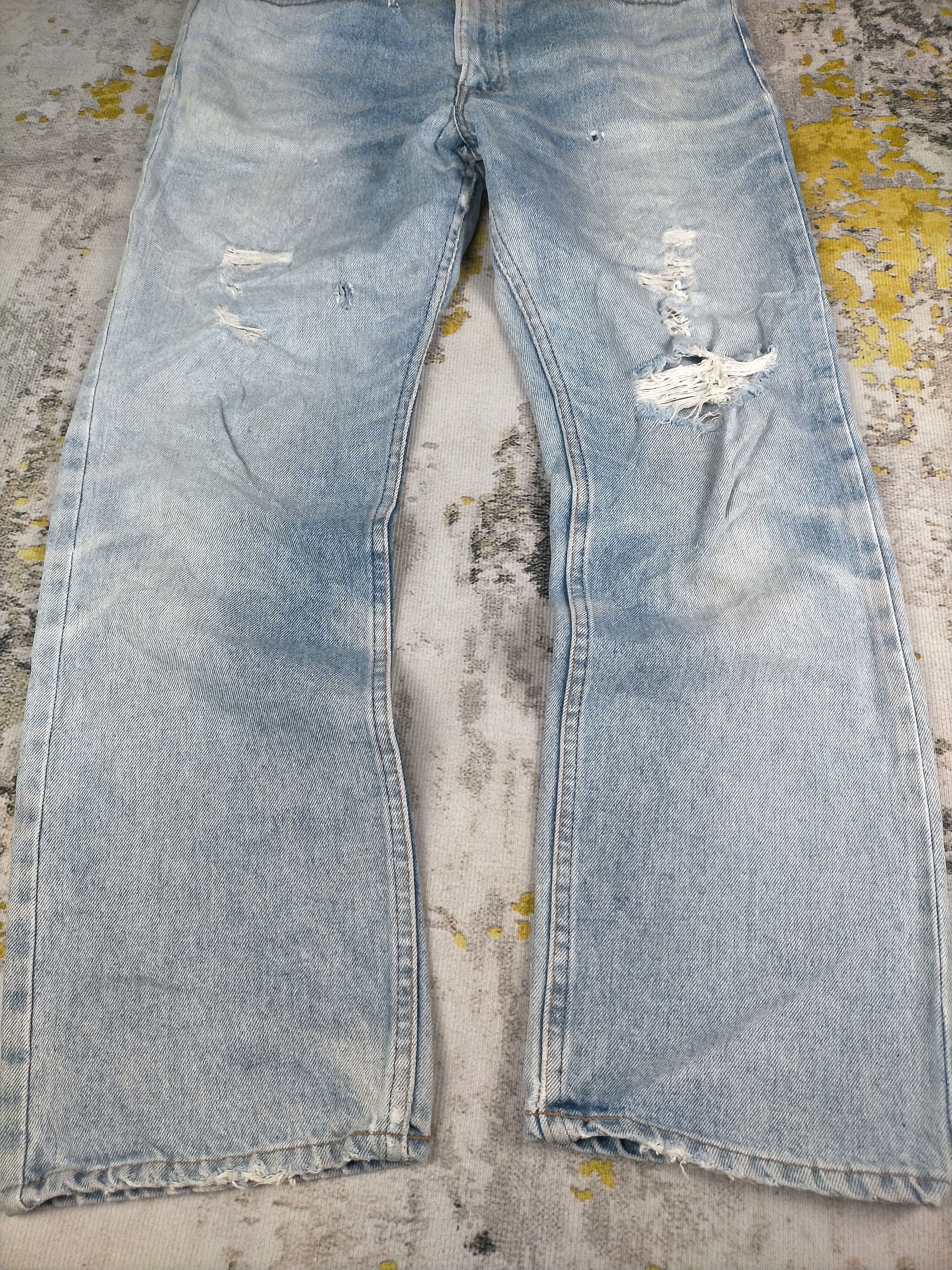 Levi's 🔥90s Levis 517 Light Wash Dirty Distressed Jeans Size US 31 - 2 Thumbnail