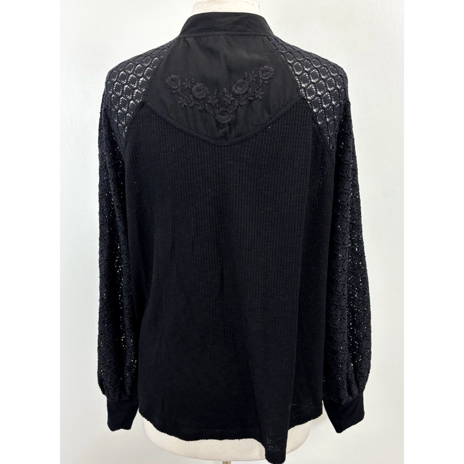 Free People Free People Blouse Shirt L Black Crochet Top Floral Embroidered Balloon Sleeve Round Neck Pullover Bohemian Sheer Size L / US 10 / IT 46 - 3 Thumbnail