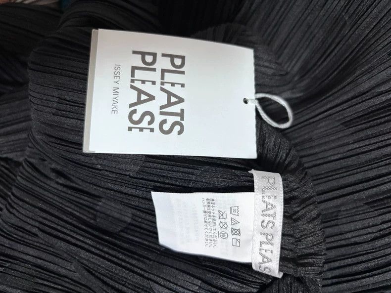 Issey Miyake Issey Miyake size:one size Black round vest Size S / US 4 / IT 40 - 7 Thumbnail