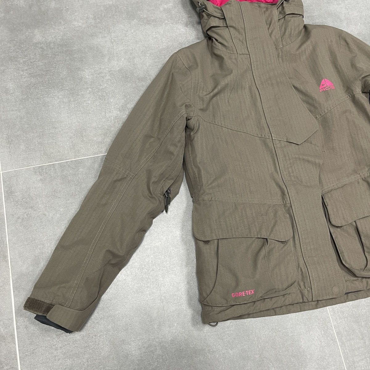Nike ACG × Vintage Vintage Nike ACG Women Gore-Tex Puffer Snow Ski Jacket S Size S / US 4 / IT 40 - 4 Thumbnail
