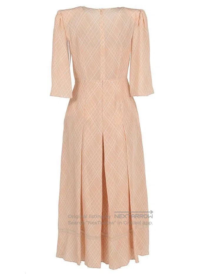 Fendi fendi pleated long sleeve dress in beige. Size US M / EU 48-50 / 2 - 2 Thumbnail