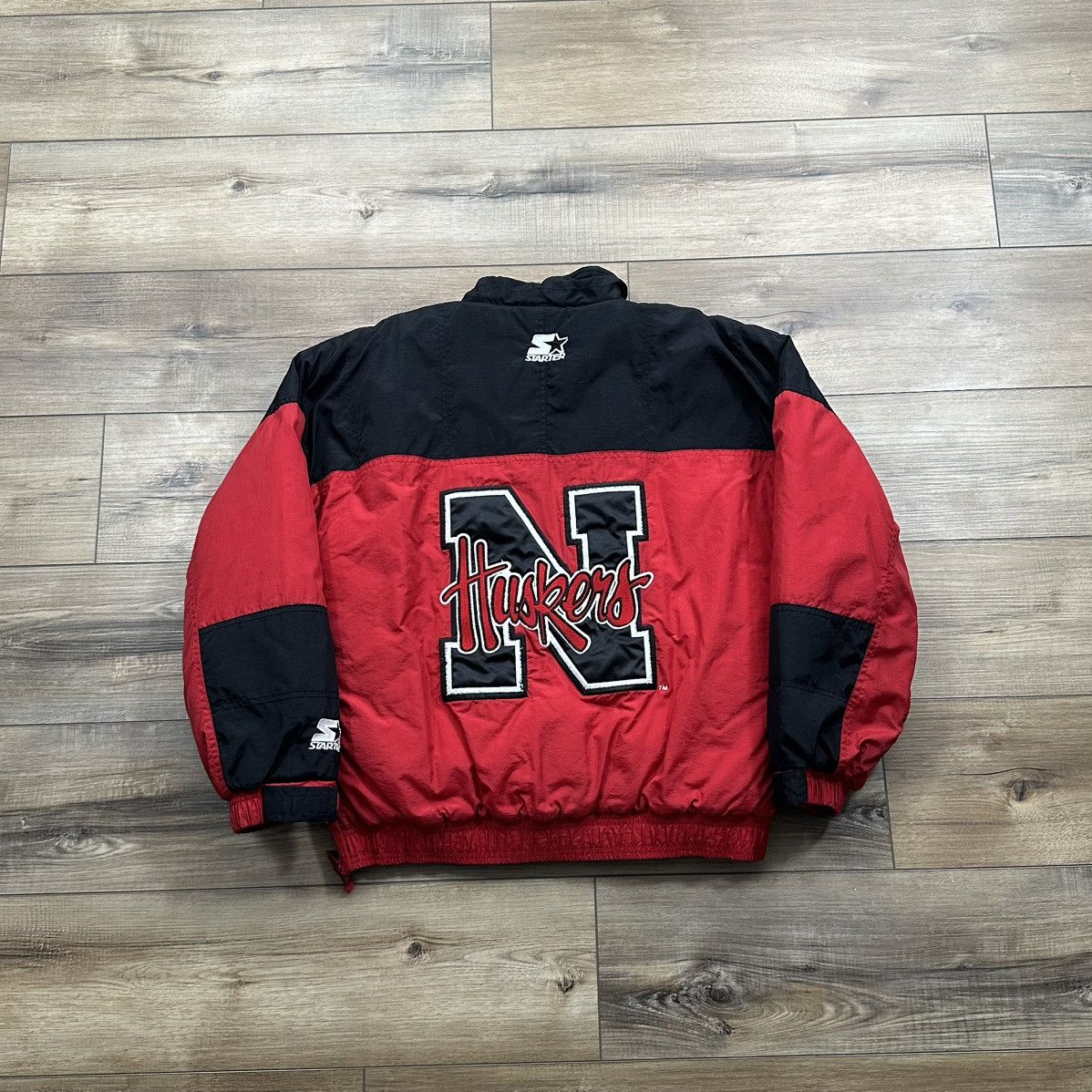 Starter Vintage 2000s Starter Nebraska Red and Black Puffer Jacket Size US S / EU 44-46 / 1 - 6 Thumbnail