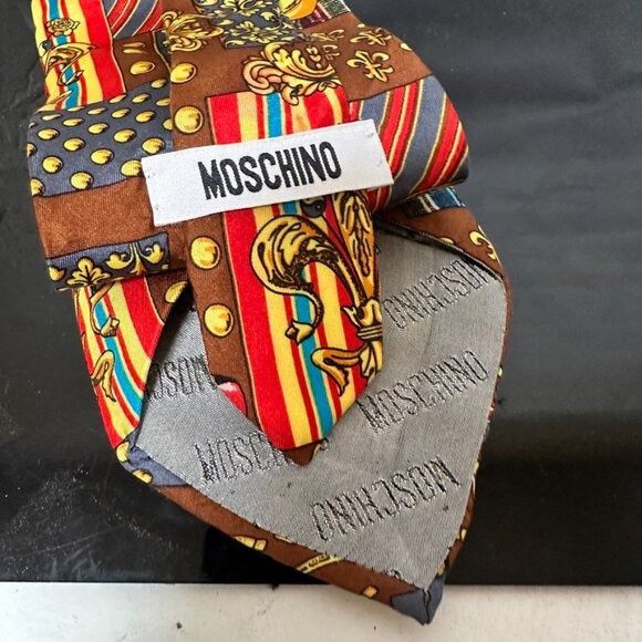 Moschino Moschino Tie Peace Love Collectors Item Medallion Silk Fleur Size ONE SIZE - 2 Thumbnail