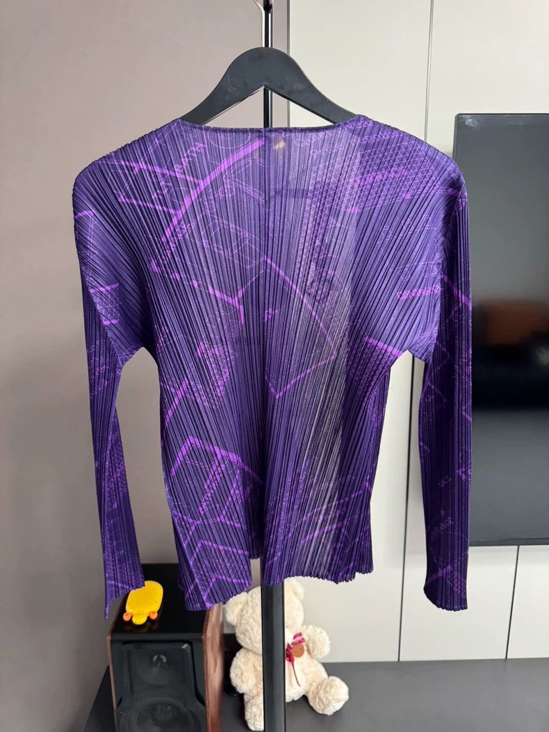 Issey Miyake Issey Miyake size:3 A purple floor plan of an ancient buil Size S / US 4 / IT 40 - 2 Thumbnail