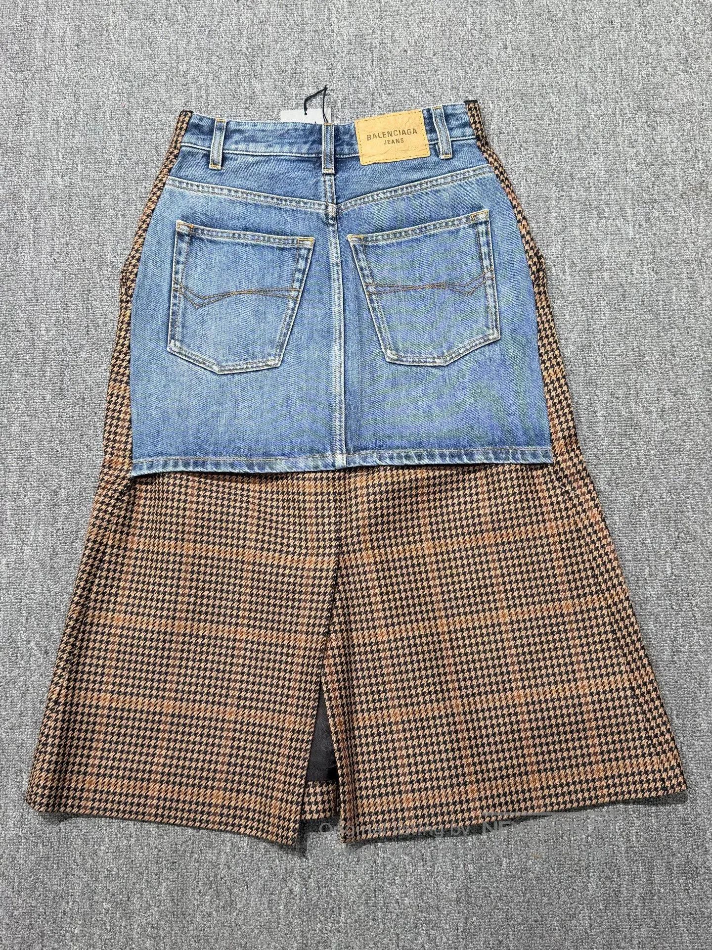 Balenciaga Balenciaga Women's Spliced Skirt. Size 33" - 2 Thumbnail