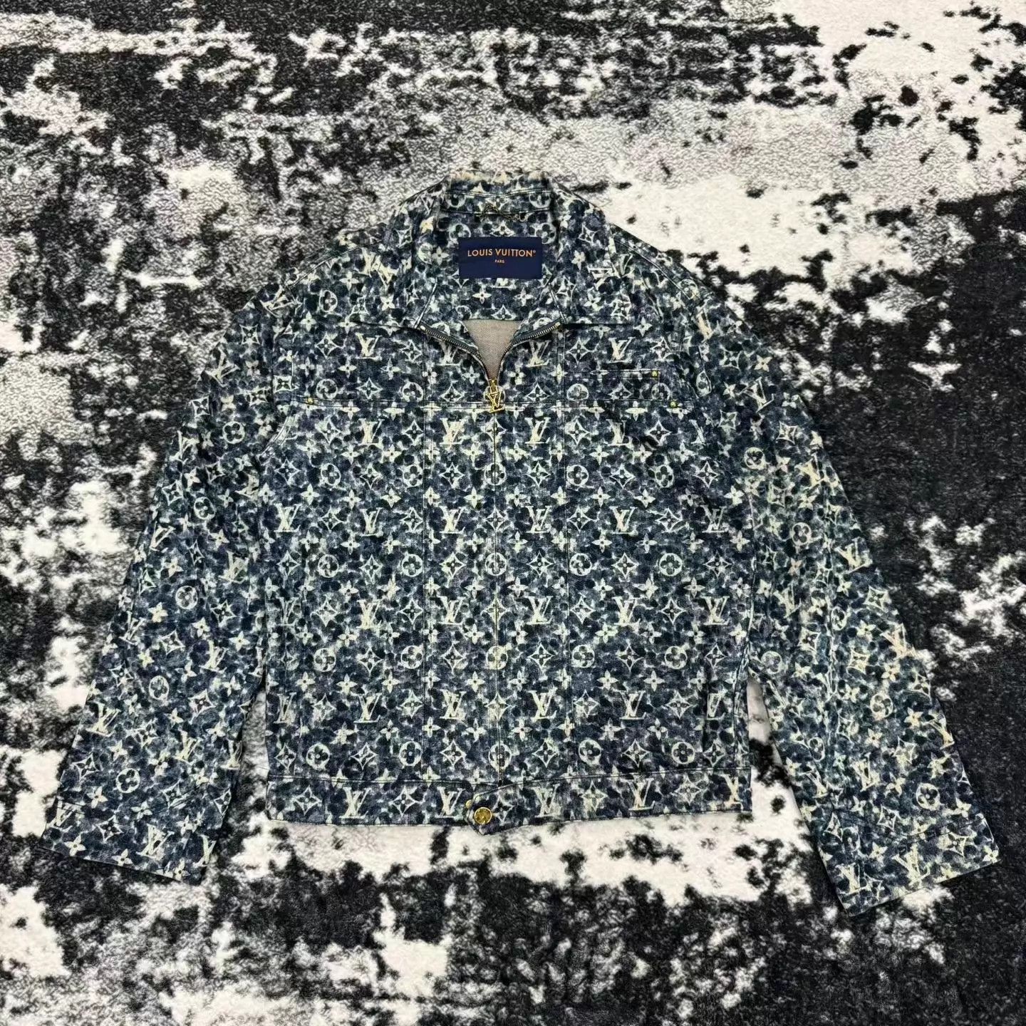 Louis Vuitton LV Monogram Full Print Denim Jacket 46 Size US S / EU 44-46 / 1 - 1 Thumbnail