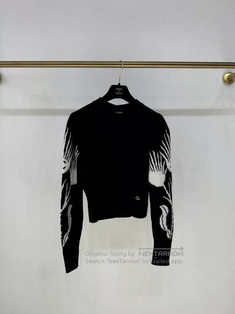 Chanel Chanel Castle black and white sweater Size XXS / US 00 / IT 34 - 1 Thumbnail