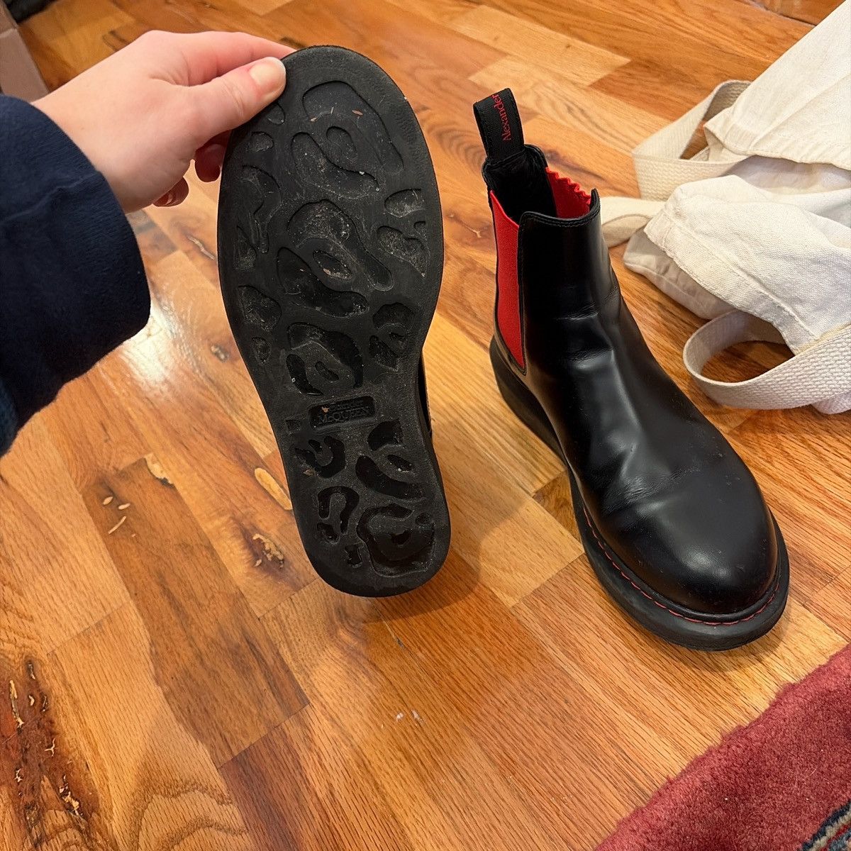 Alexander McQueen Alexander McQueen black and red Chelsea leather boots Size US 7.5 / IT 37.5 - 3 Thumbnail