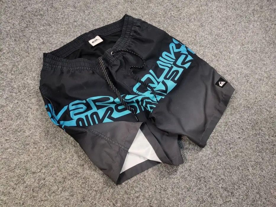 Quiksilver Vintage Quiksilver gradient logo Casual Pocket Light Shorts Size US 30 / EU 46 - 3 Thumbnail