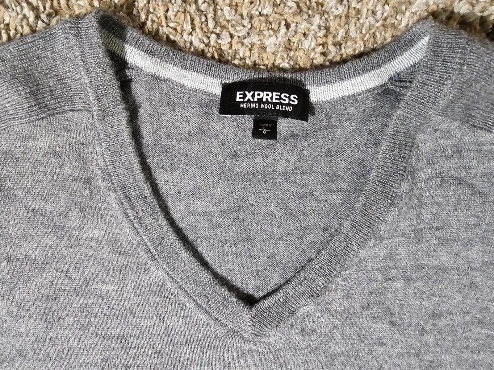 Express Express Men's Vneck Sweater Size L Merino Wool Blend Gray Size US L / EU 52-54 / 3 - 2 Thumbnail