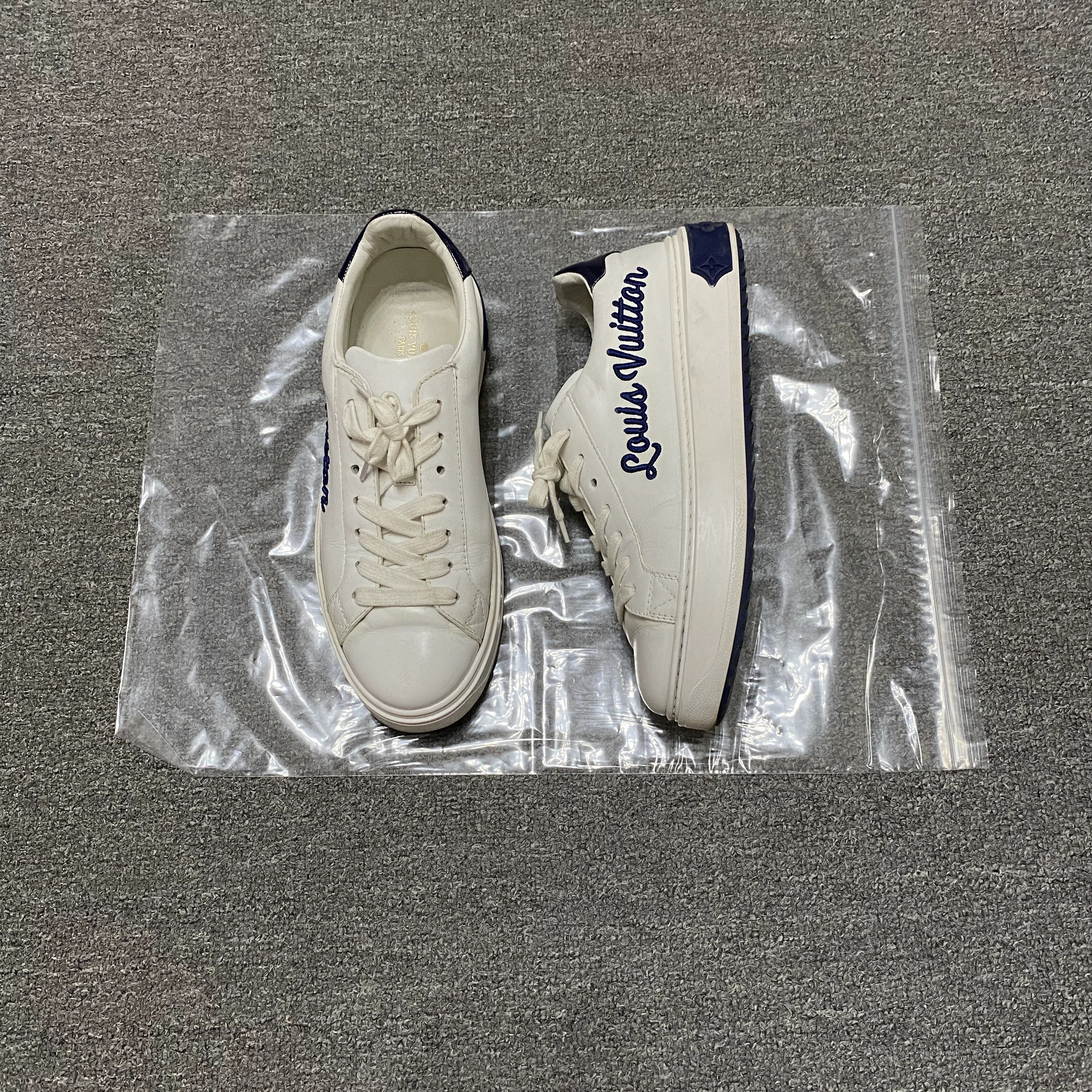 Louis Vuitton Louis Vuitton LV Embroidered Logo White Shoes Size US 8 / EU 41 - 1 Thumbnail