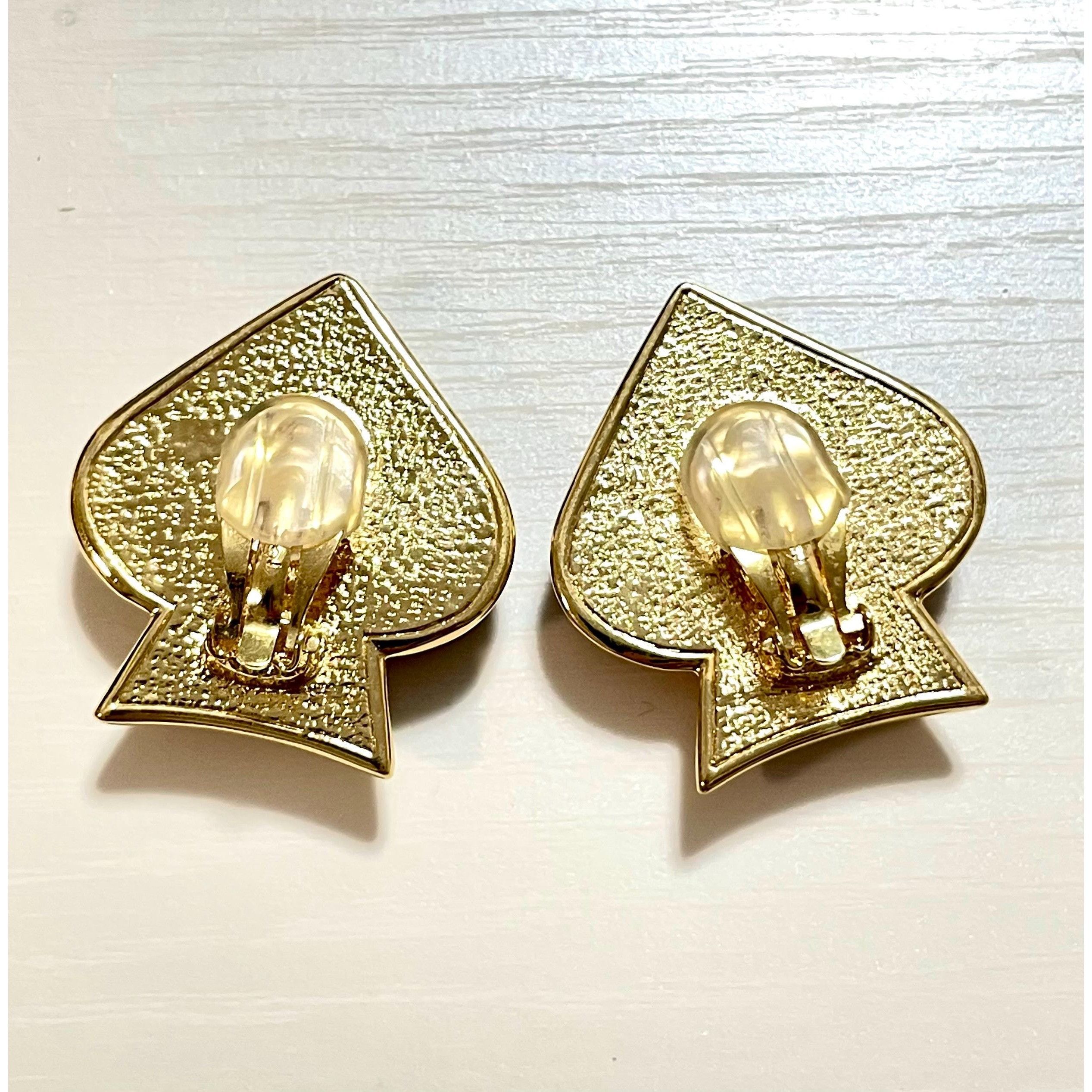 Yves Saint Laurent Vintage Yves Saint Laurent red gripoix stone spade earrings Size ONE SIZE - 8 Thumbnail