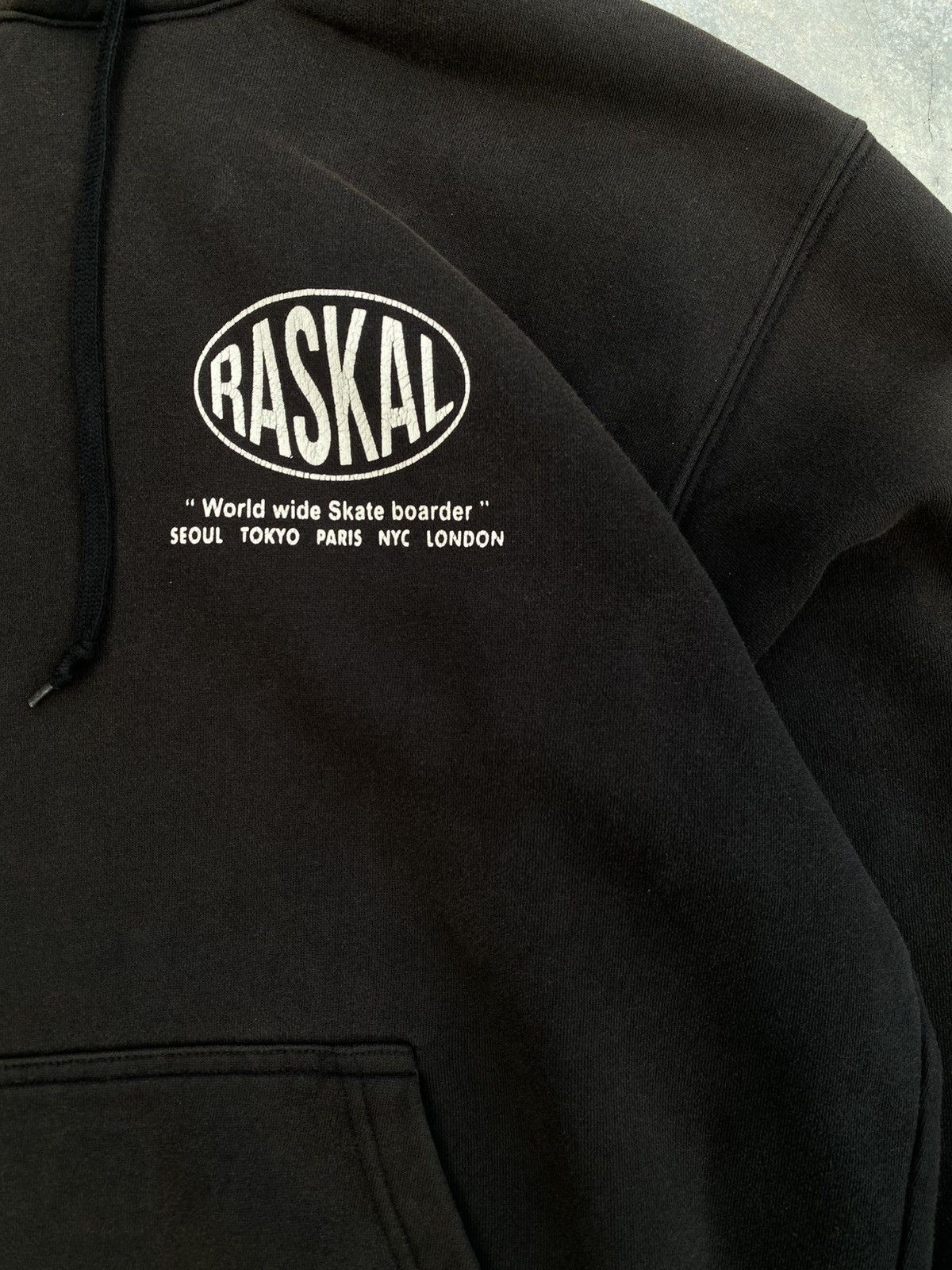 Vintage Hoodie Raskal Washed Black Skate Streetwear Size US L / EU 52-54 / 3 - 2 Thumbnail