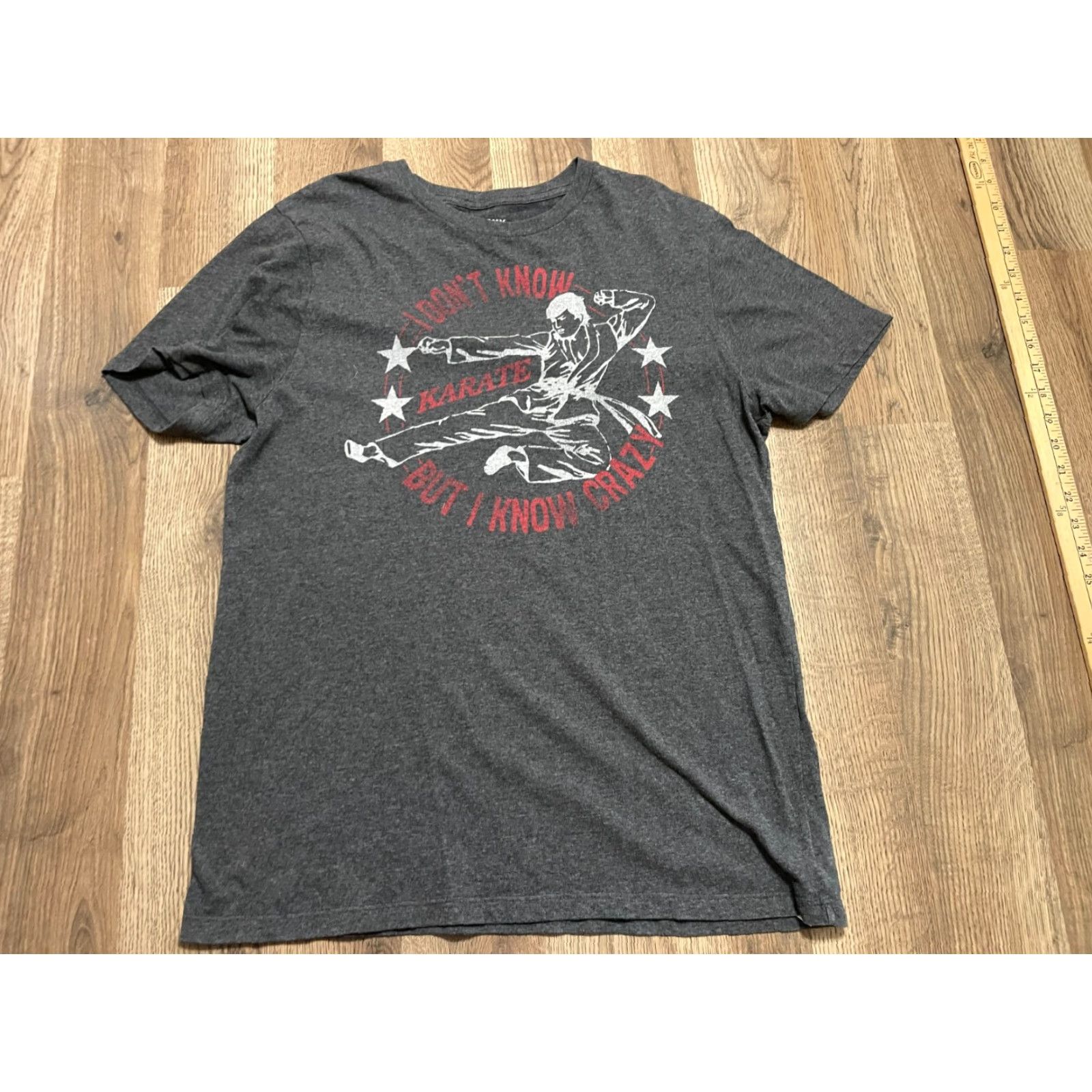 Old Navy Old Navy Shirt Mens Medium Gray I Dont Know But I Know Crazy Karate Short Sleeve T-Shirt Casual Size M / US 6-8 / IT 42-44 - 2 Thumbnail