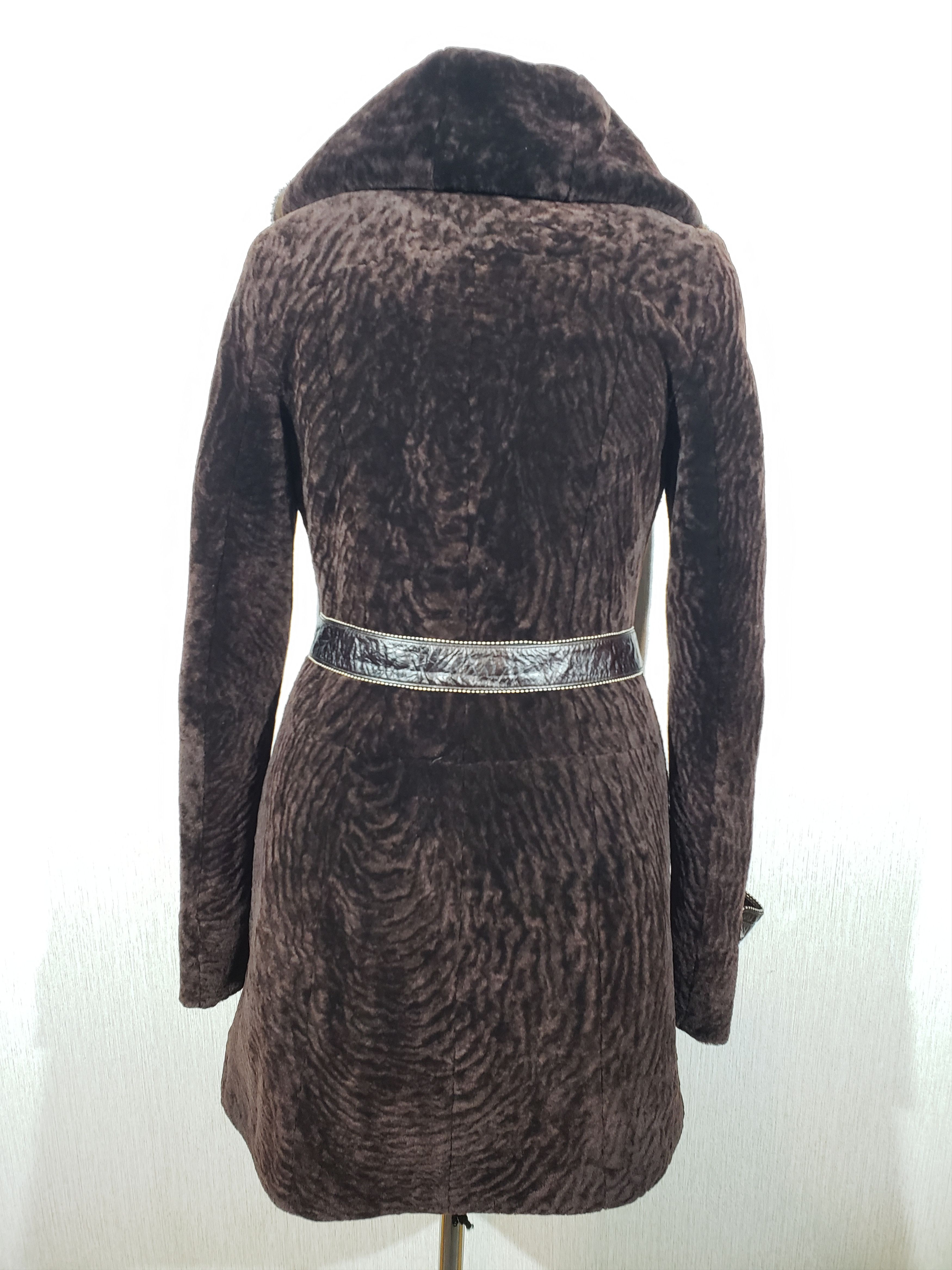 Other Brown women's fur coat with a warm hood Size M / US 6-8 / IT 42-44 - 4 Thumbnail