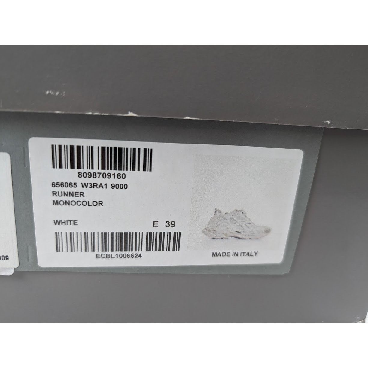 Balenciaga o1rshd1 Monocolor Runner Sneakers in White Size US 6 / EU 39 - 22 Thumbnail
